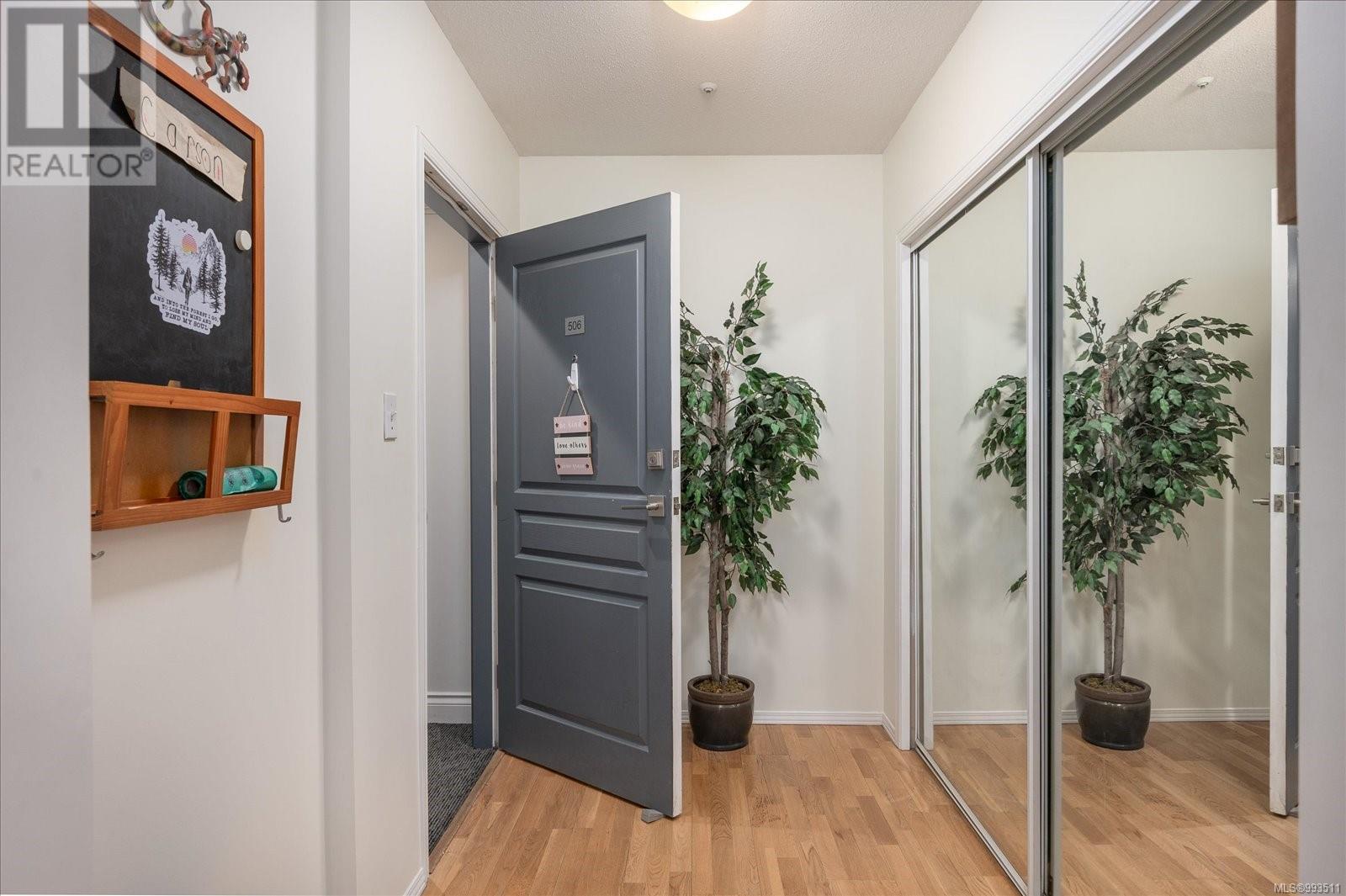 Property at 506 500 Stewart Ave image 3