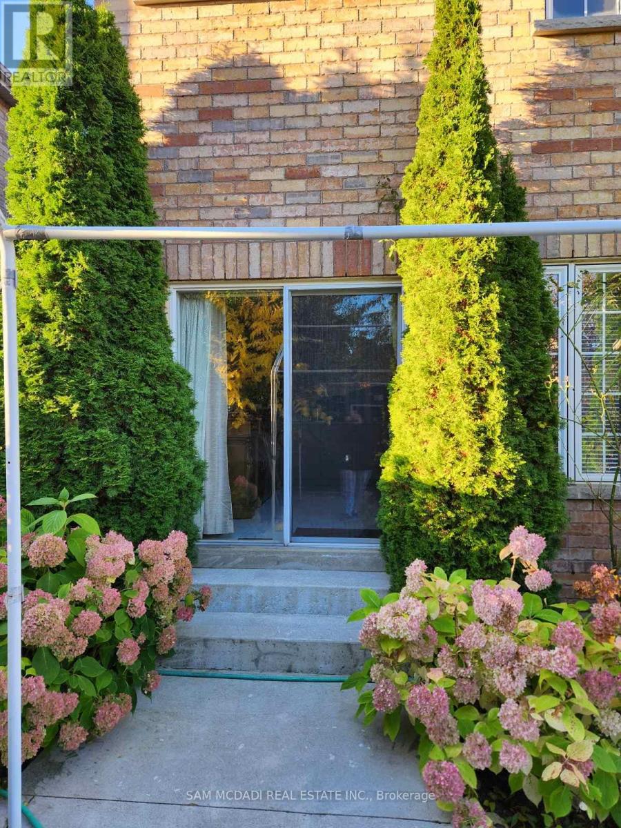 5239 Oscar Peterson Boulevard, Mississauga, Ontario  L5M 0C9 - Photo 37 - W12054086
