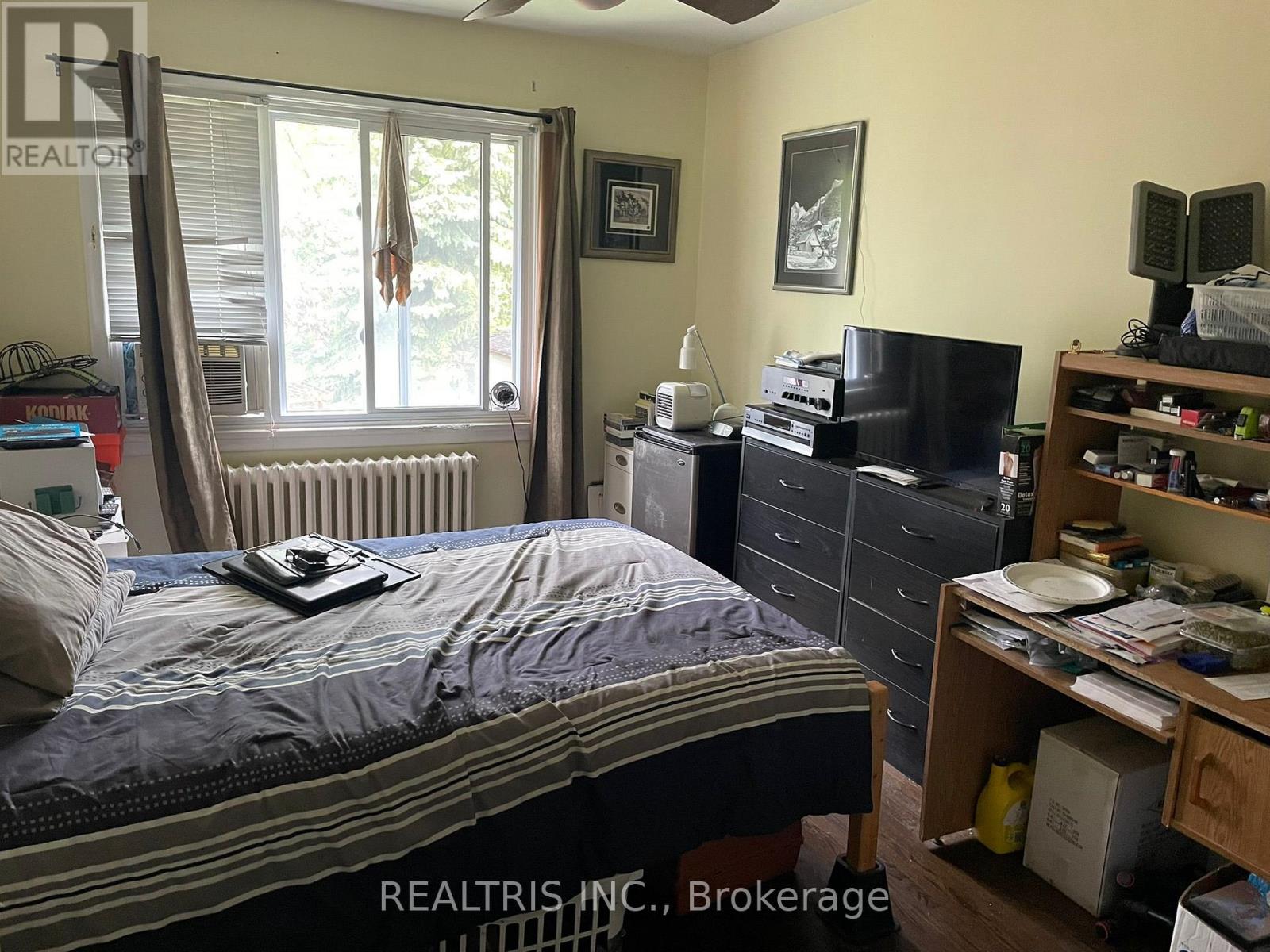 18 Muskoka Avenue, Toronto, Ontario  M8W 1H3 - Photo 15 - W12054131