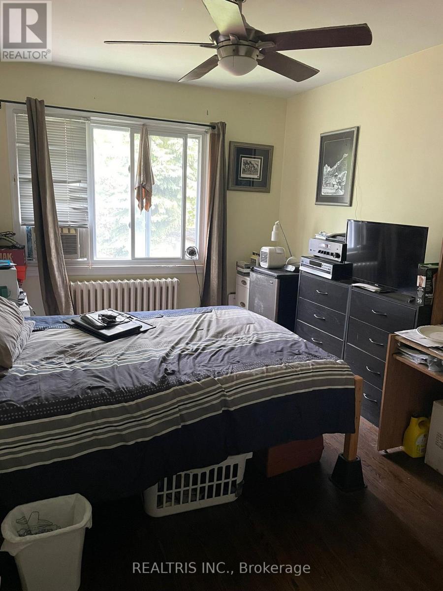 18 Muskoka Avenue, Toronto, Ontario  M8W 1H3 - Photo 18 - W12054131