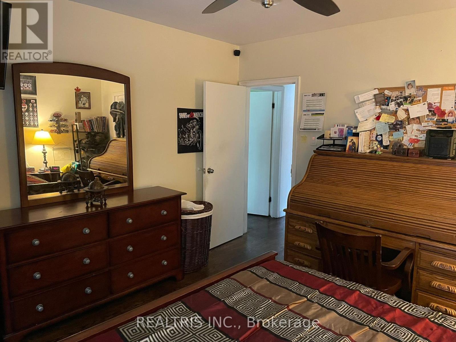 18 Muskoka Avenue, Toronto, Ontario  M8W 1H3 - Photo 19 - W12054131