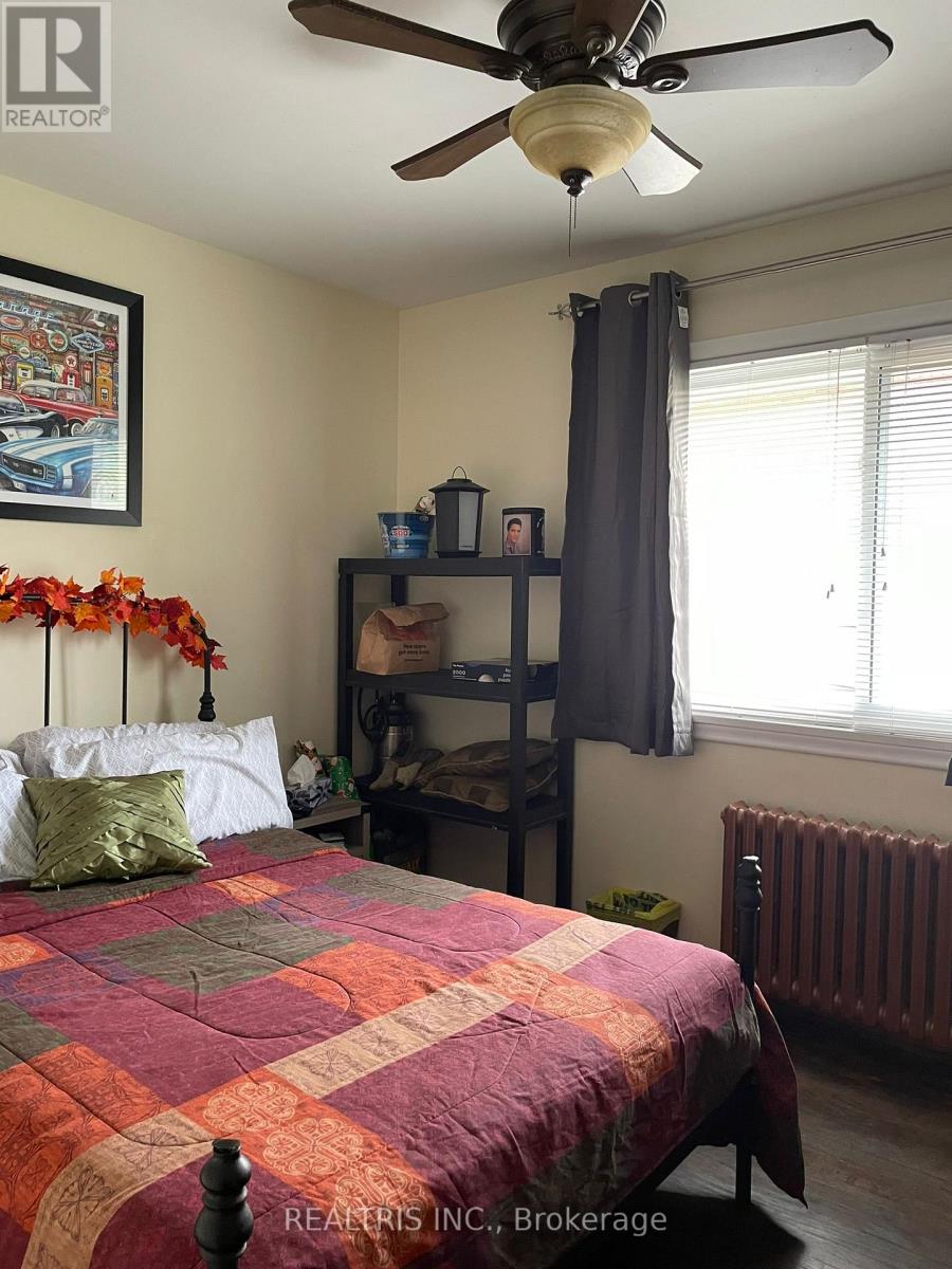 18 Muskoka Avenue, Toronto, Ontario  M8W 1H3 - Photo 21 - W12054131