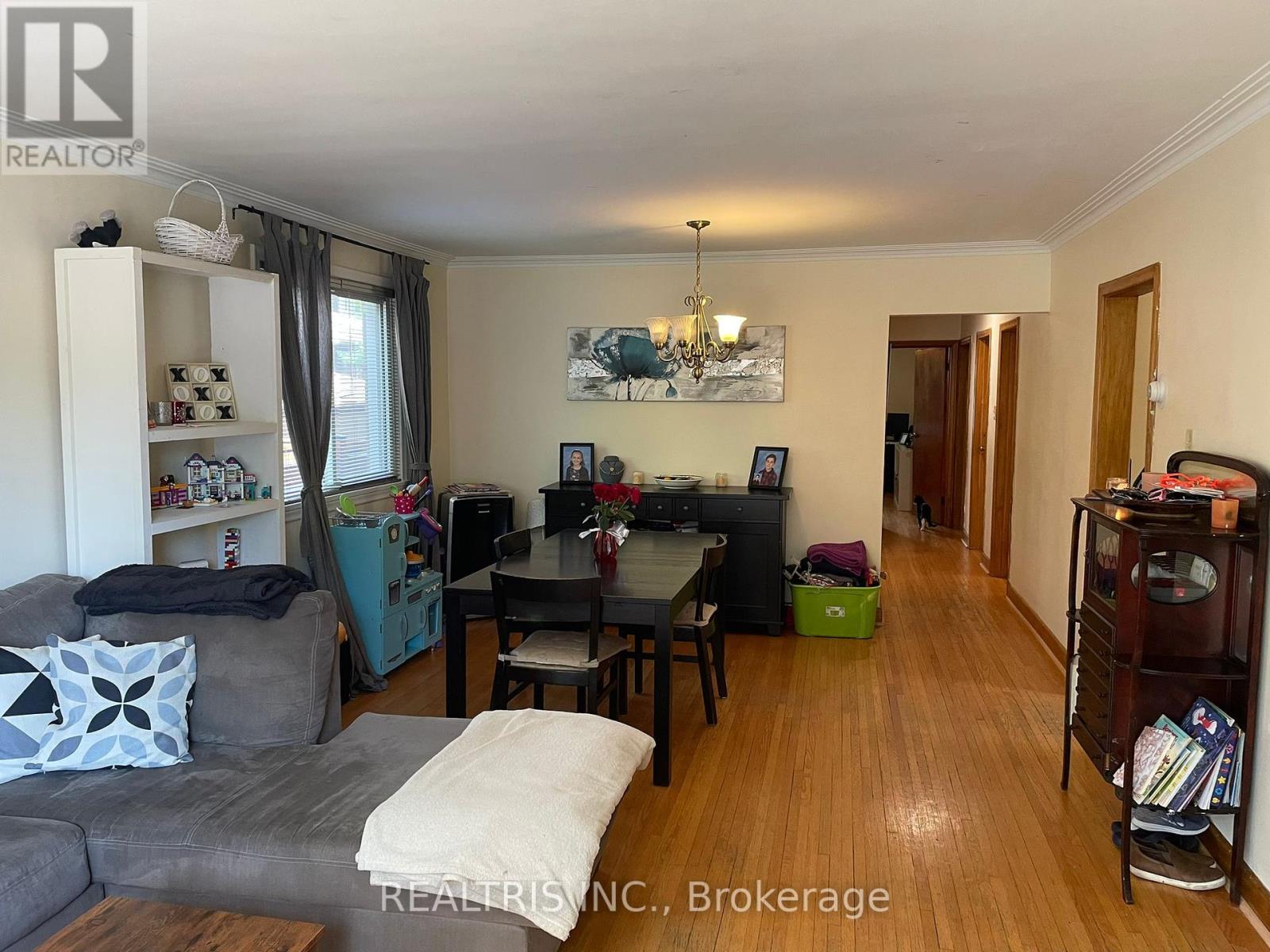 18 Muskoka Avenue, Toronto, Ontario  M8W 1H3 - Photo 22 - W12054131
