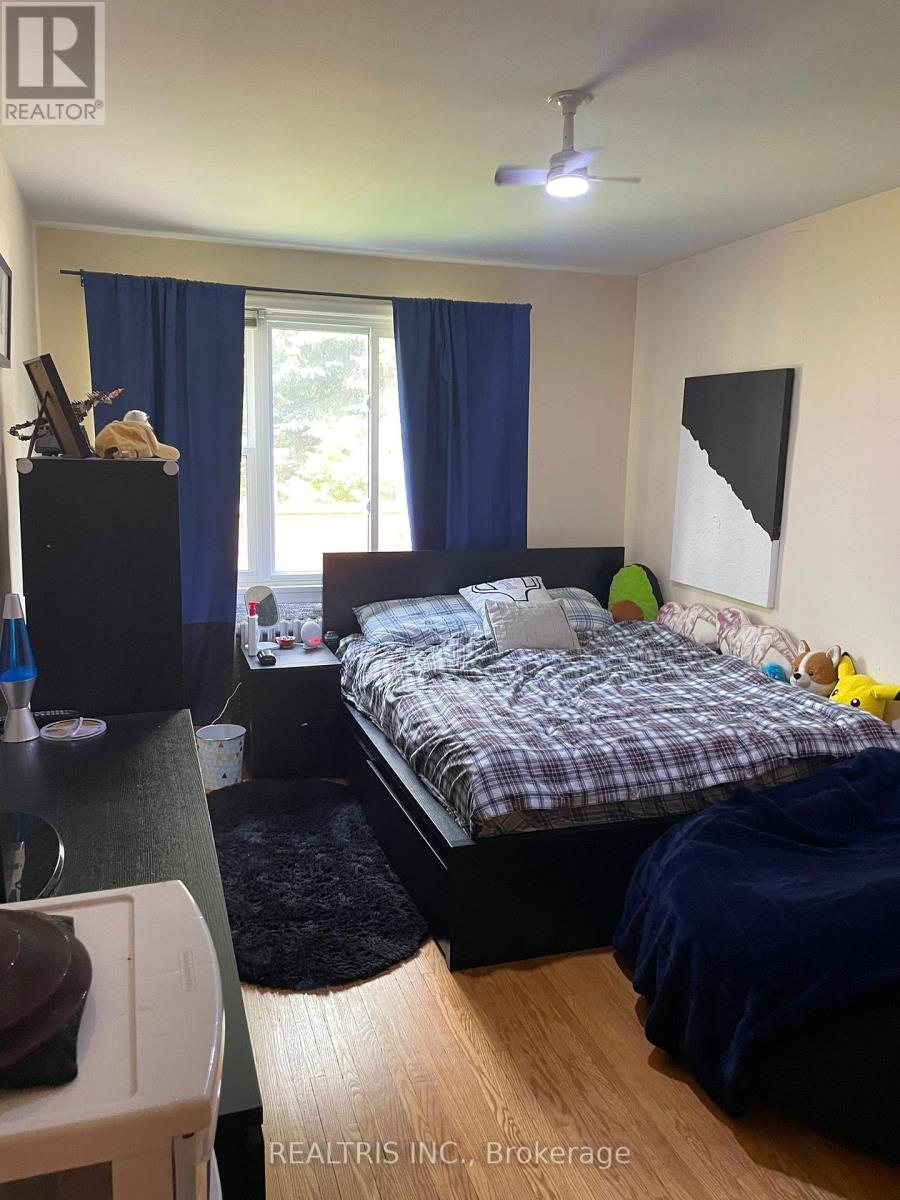 18 Muskoka Avenue, Toronto, Ontario  M8W 1H3 - Photo 31 - W12054131