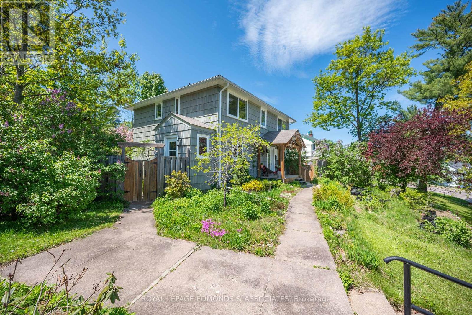 3 Huron Street, Deep River, Ontario  K0J 1P0 - Photo 3 - X12054173