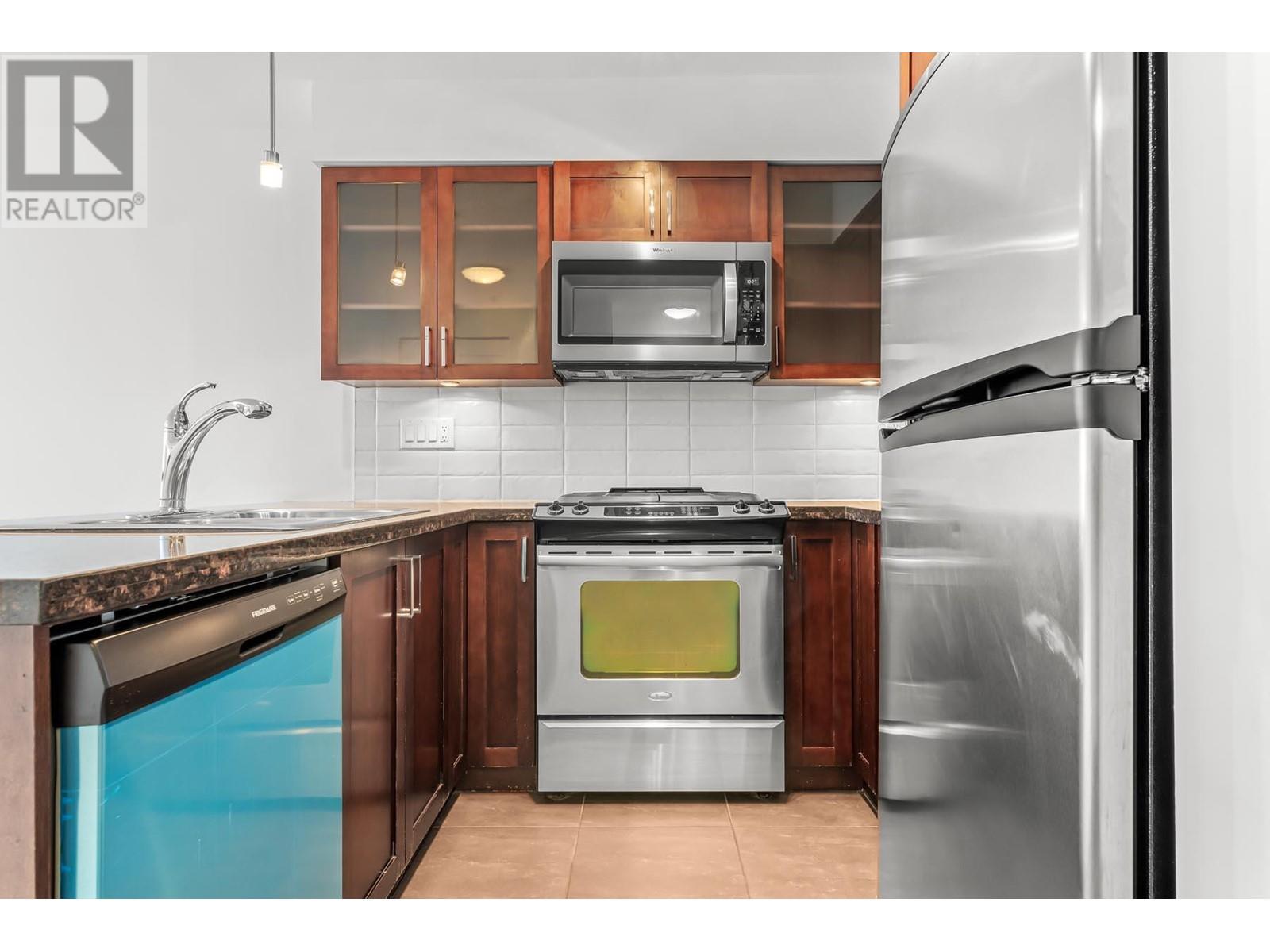 1806 1 Renaissance Square, New Westminster, British Columbia  V3M 0B6 - Photo 5 - R2984310