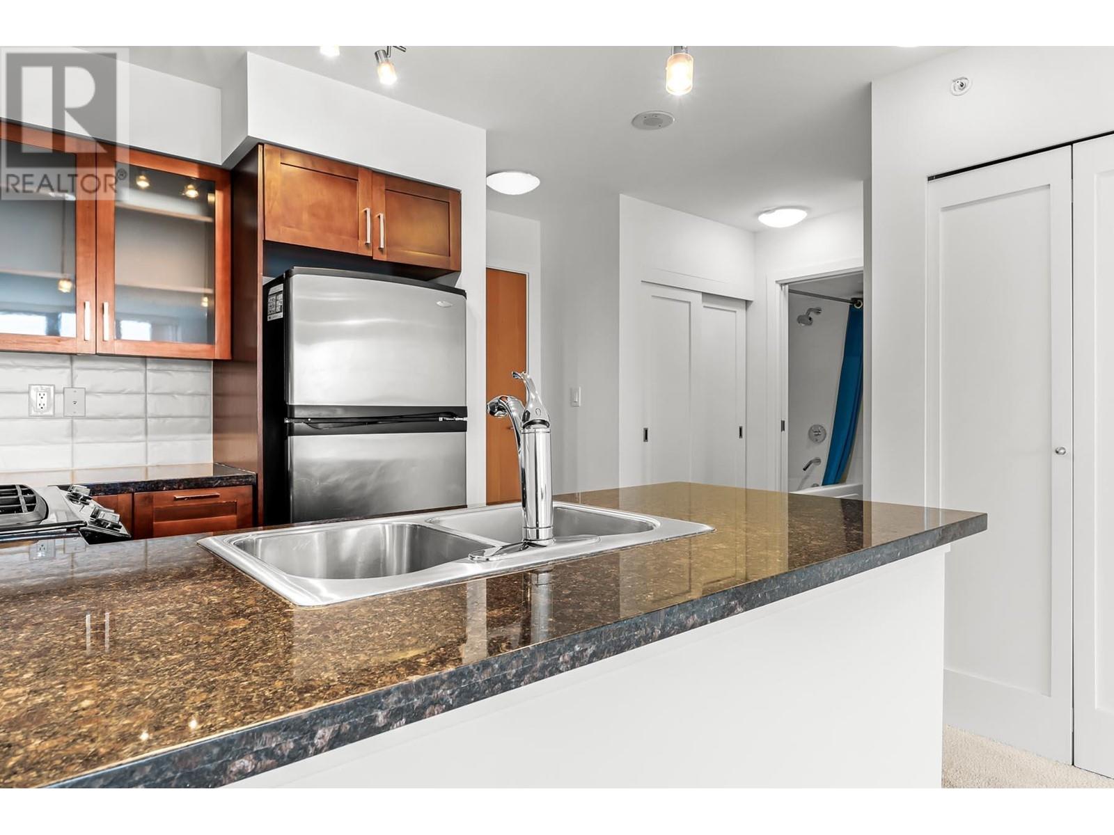 1806 1 Renaissance Square, New Westminster, British Columbia  V3M 0B6 - Photo 8 - R2984310
