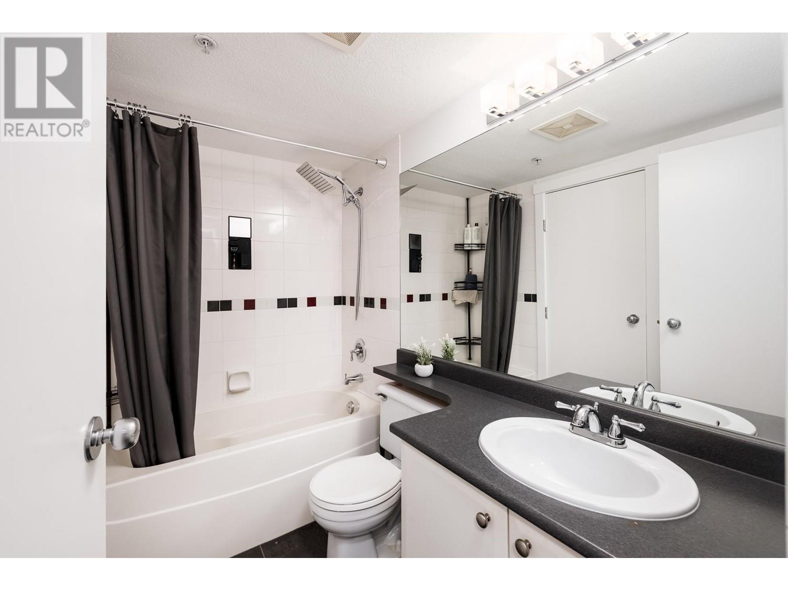 204 1111 Lynn Valley Road, North Vancouver, British Columbia  V7J 3V4 - Photo 13 - R2984316