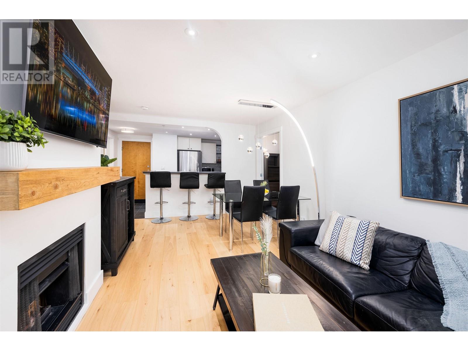 204 1111 Lynn Valley Road, North Vancouver, British Columbia  V7J 3V4 - Photo 2 - R2984316