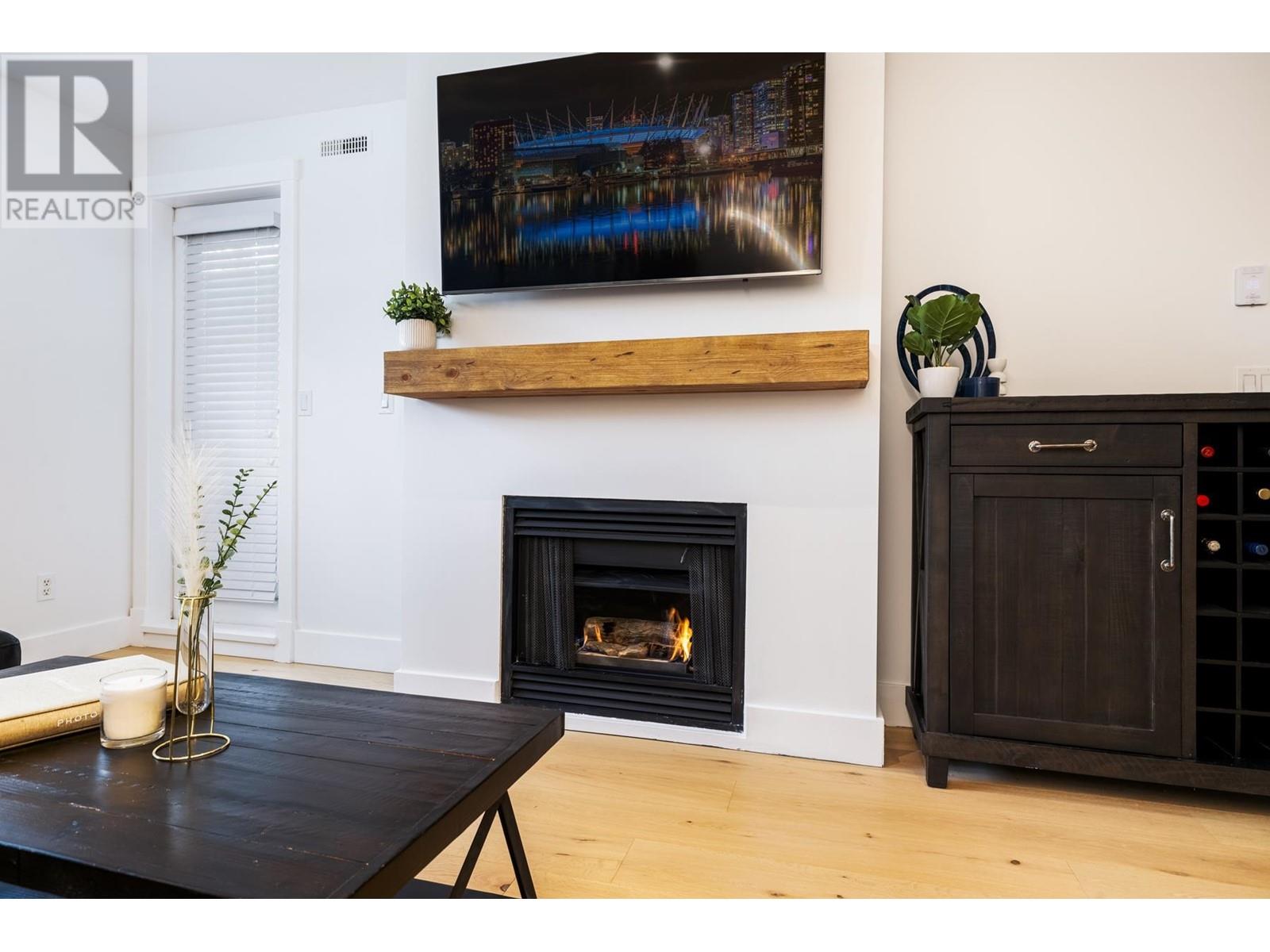 204 1111 Lynn Valley Road, North Vancouver, British Columbia  V7J 3V4 - Photo 3 - R2984316