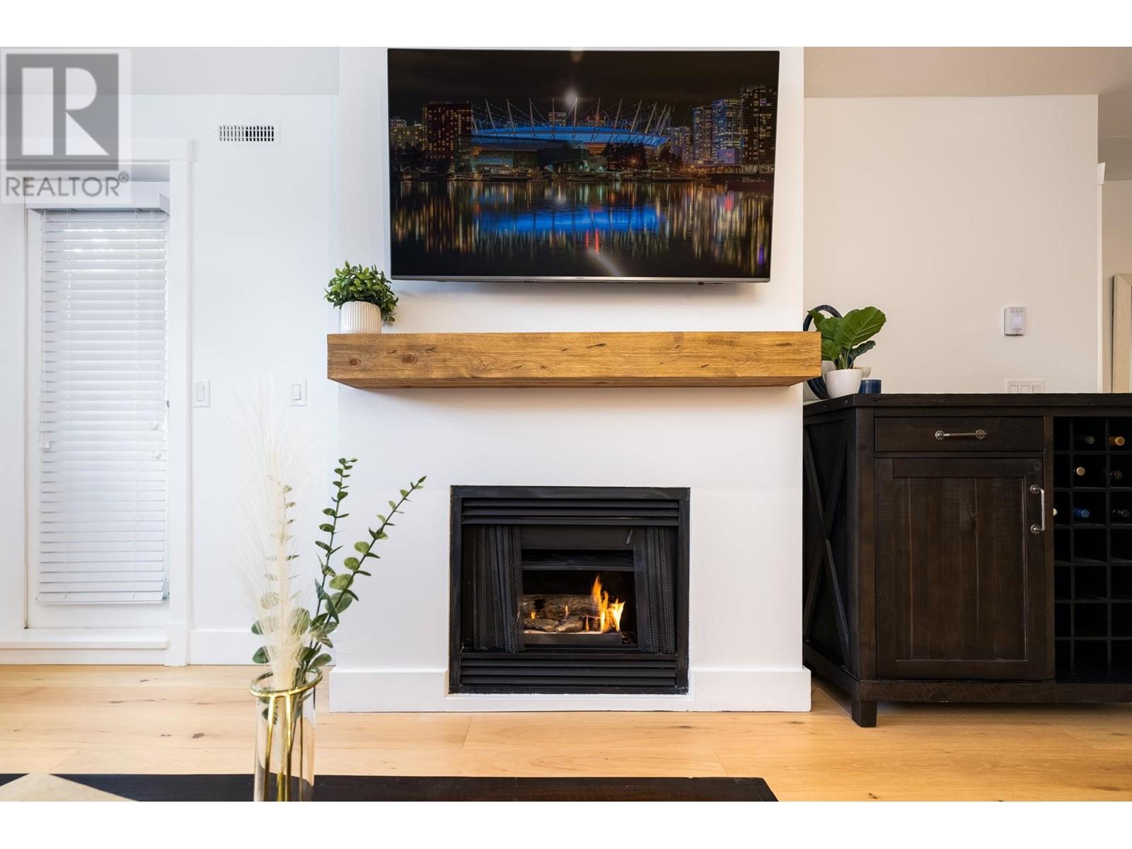 204 1111 Lynn Valley Road, North Vancouver, British Columbia  V7J 3V4 - Photo 4 - R2984316
