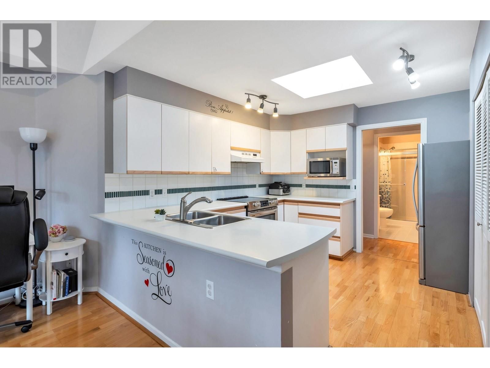 308 1655 Augusta Avenue, Burnaby, British Columbia  V5A 4S8 - Photo 11 - R2984318