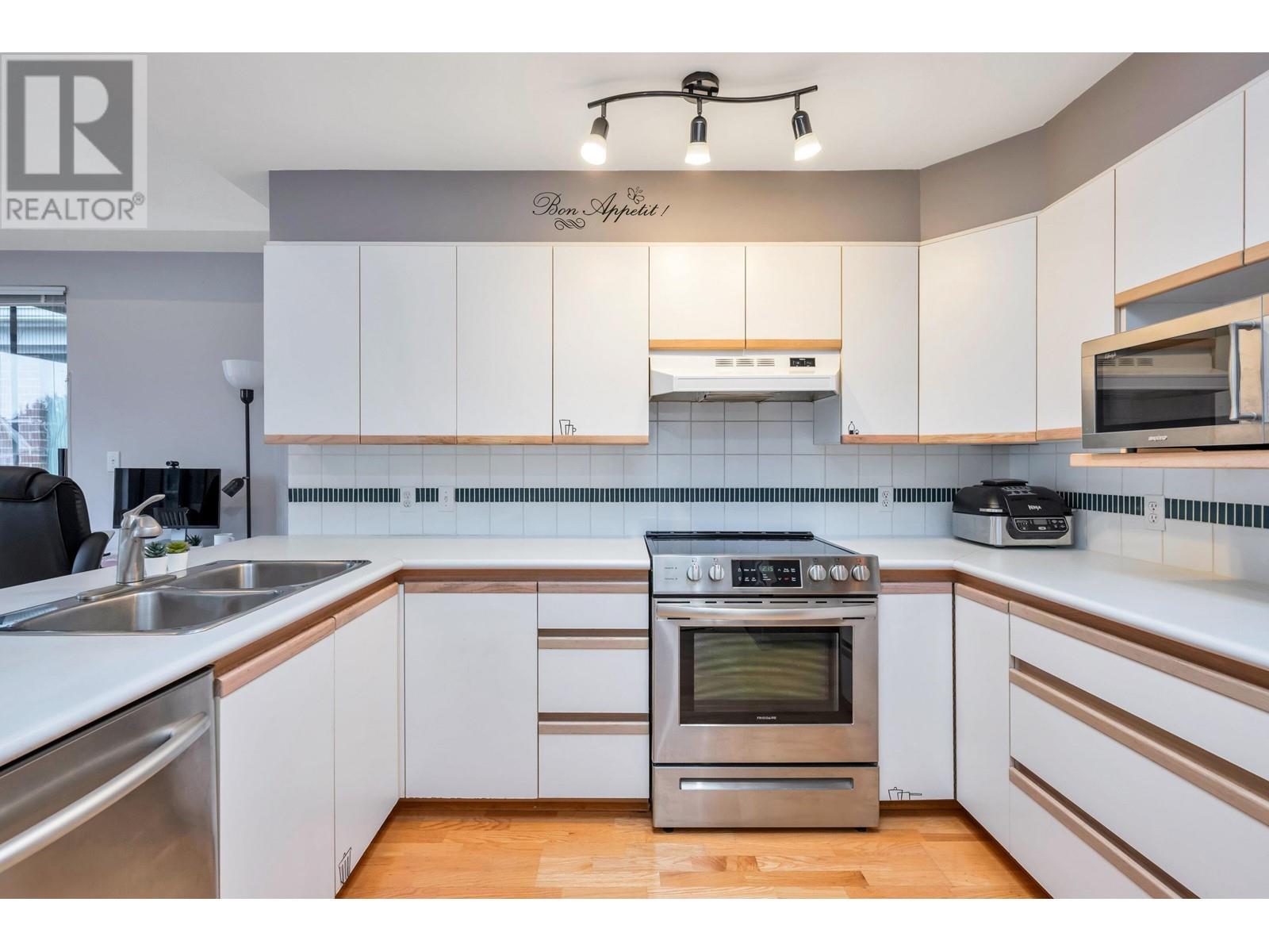 308 1655 Augusta Avenue, Burnaby, British Columbia  V5A 4S8 - Photo 13 - R2984318