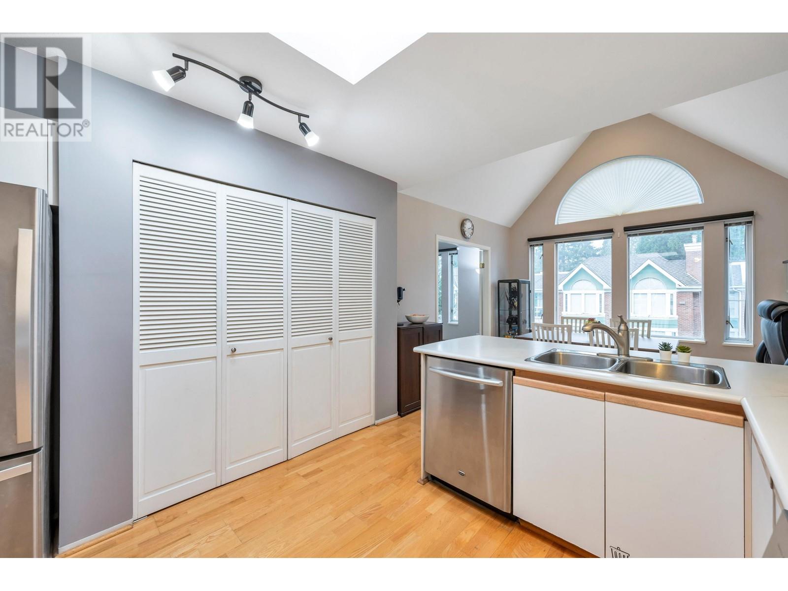 308 1655 Augusta Avenue, Burnaby, British Columbia  V5A 4S8 - Photo 15 - R2984318