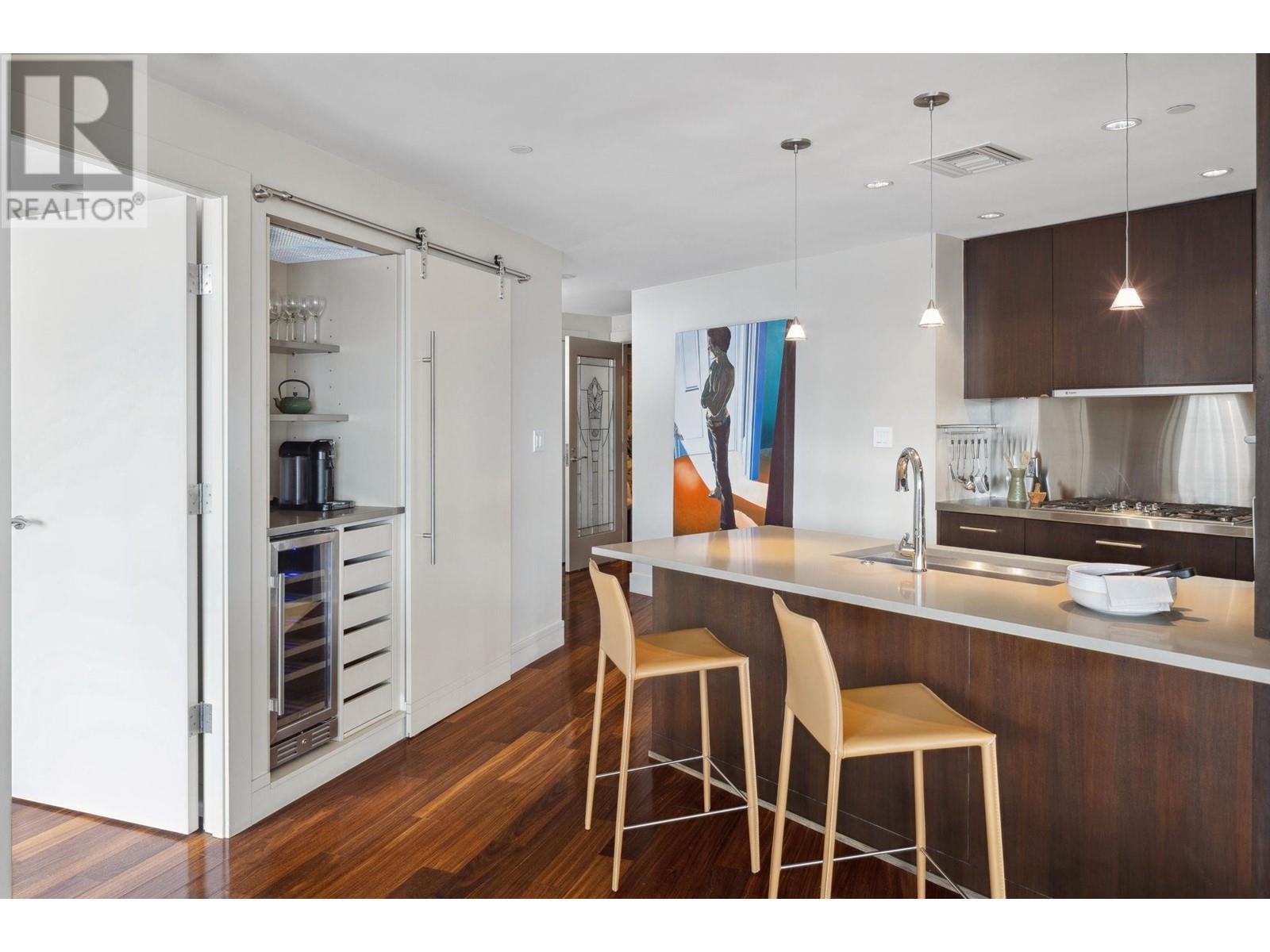 202 628 Kinghorne Mews, Vancouver, British Columbia  V6Z 3H6 - Photo 6 - R2984359
