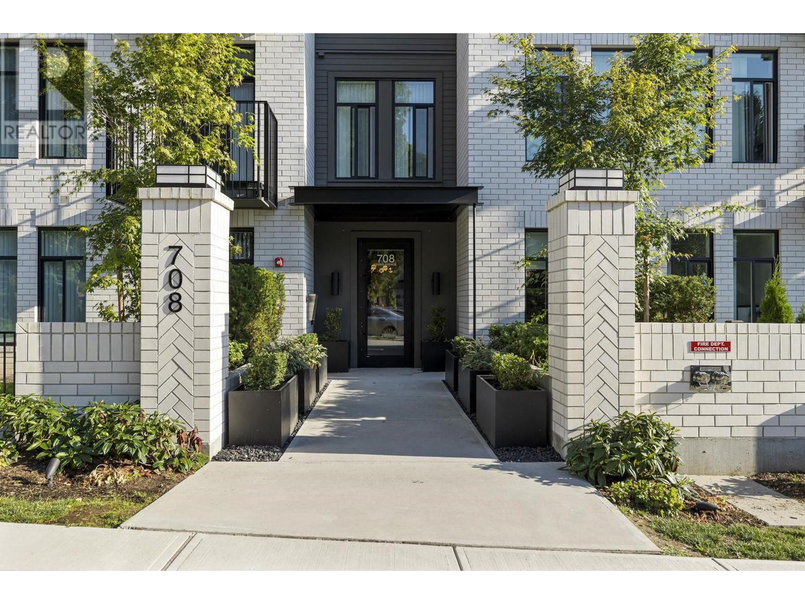 110 708 Edgar Avenue, Coquitlam, British Columbia  V3K 2J4 - Photo 2 - R2984365