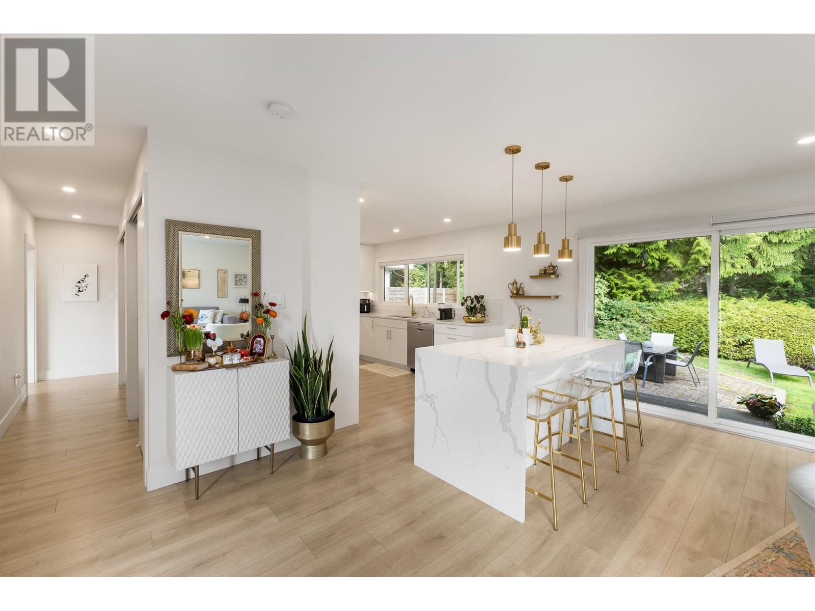 3950 Trenton Place, North Vancouver, British Columbia  V7R 3G5 - Photo 8 - R2984301
