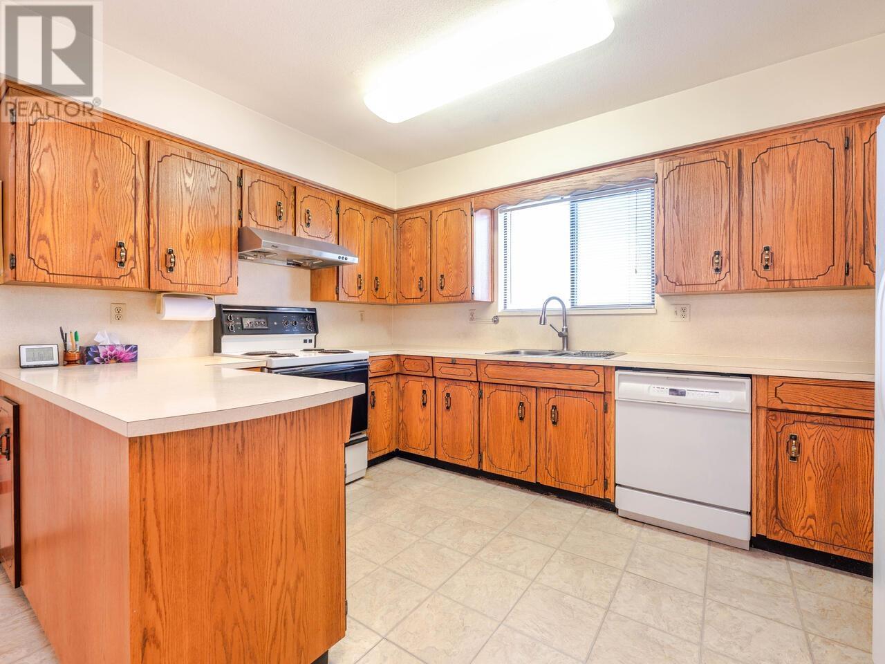 2278 E 39th Avenue, Vancouver, British Columbia  V5P 1H8 - Photo 11 - R2984321