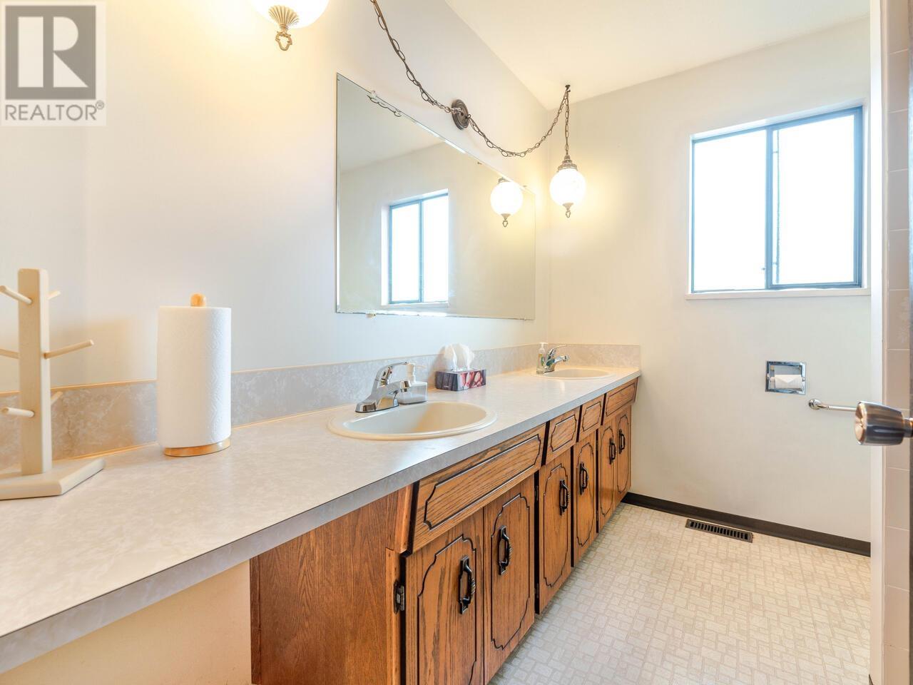 2278 E 39th Avenue, Vancouver, British Columbia  V5P 1H8 - Photo 18 - R2984321