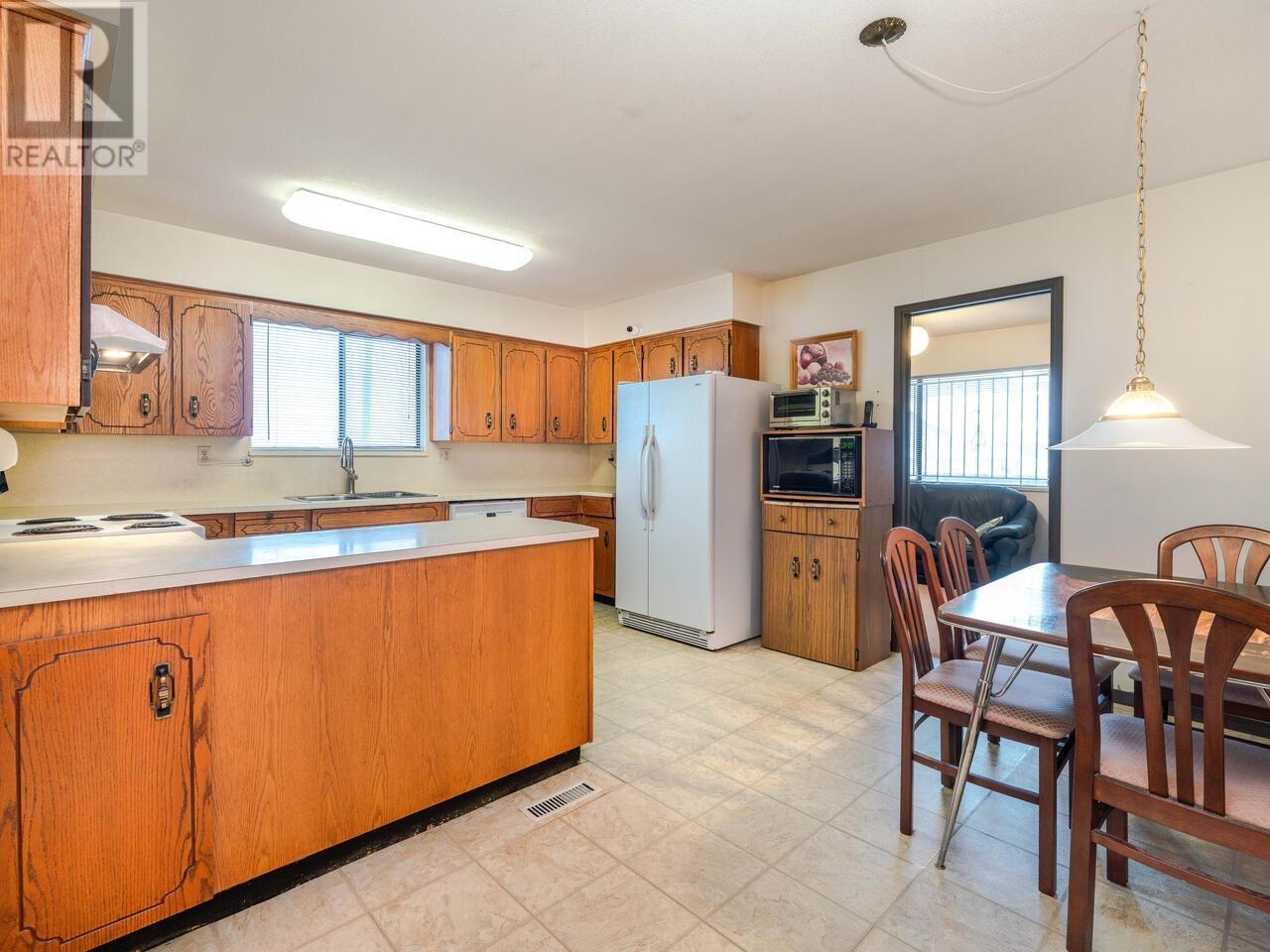 2278 E 39th Avenue, Vancouver, British Columbia  V5P 1H8 - Photo 9 - R2984321