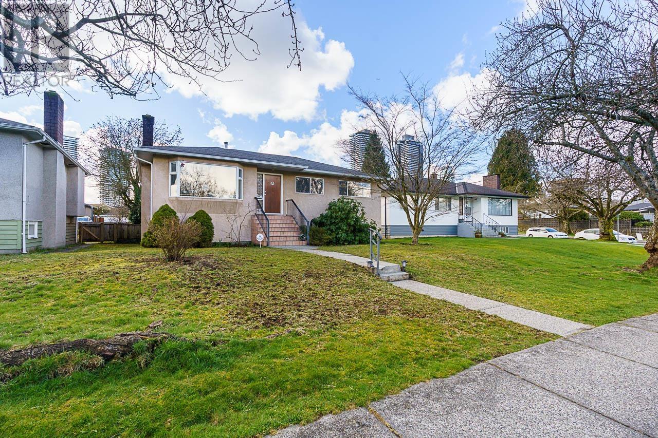 4720 Southlawn Drive, Burnaby, British Columbia  V5C 3S6 - Photo 2 - R2984329