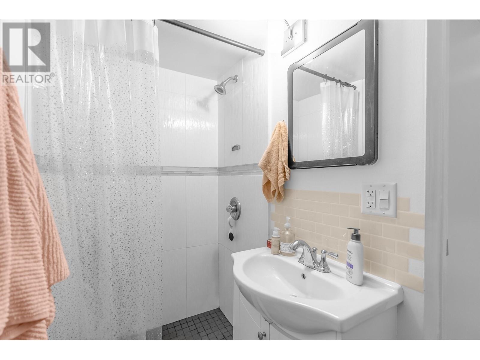 610 Salsbury Drive, Vancouver, British Columbia  V5L 3Z9 - Photo 18 - R2984066
