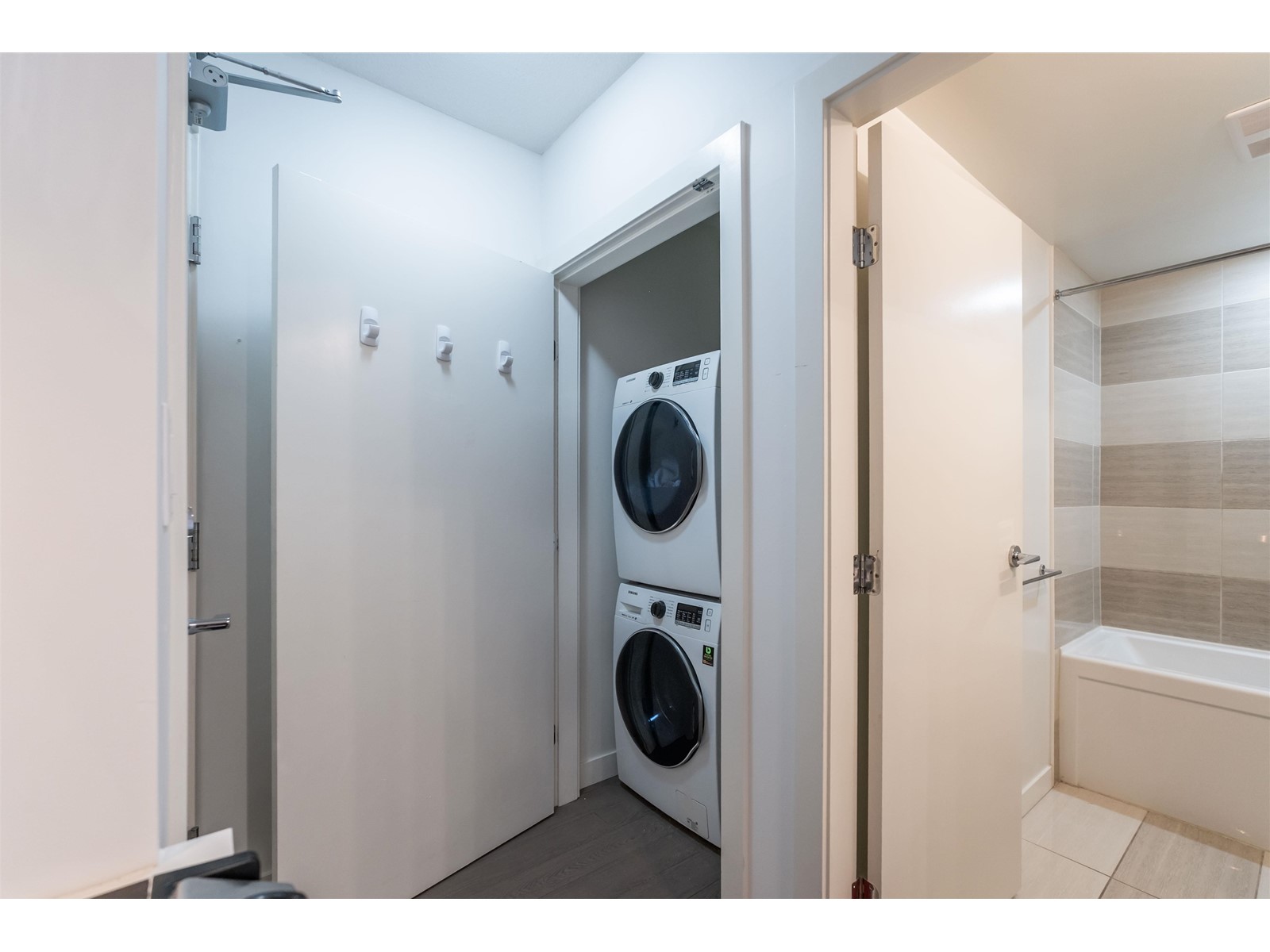 909 13308 Central Avenue, Surrey, British Columbia  V3T 0M4 - Photo 17 - R2981425