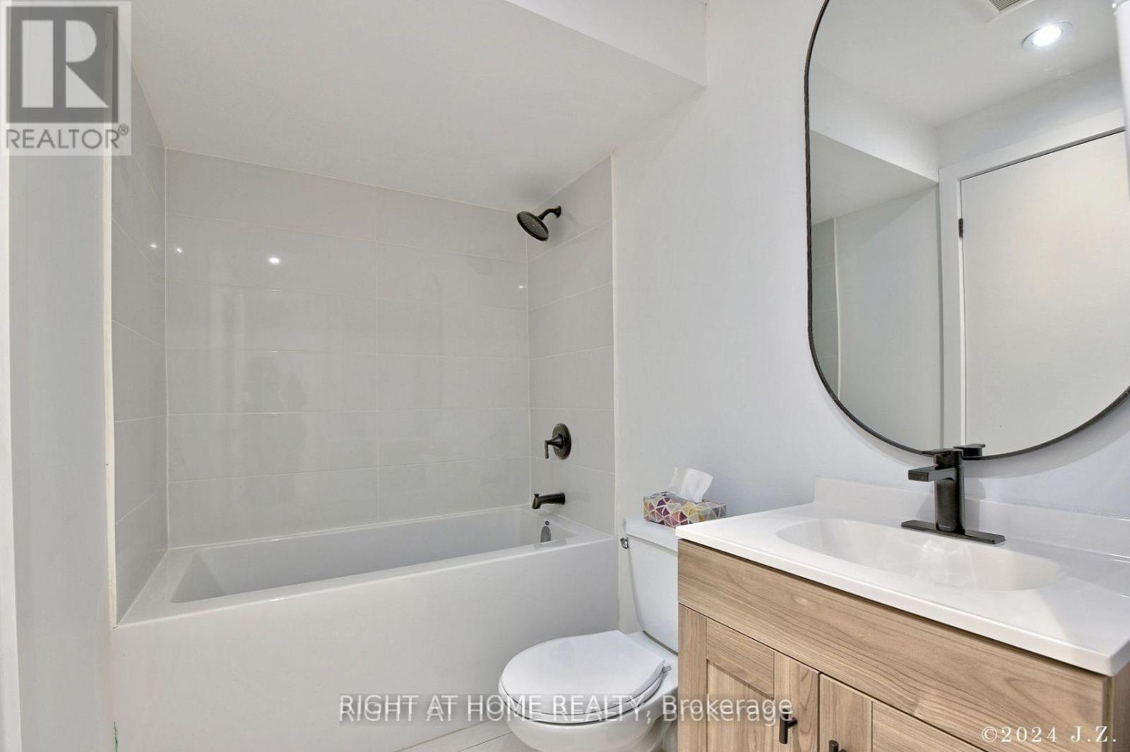 Lower - 50b Lanark Avenue, Toronto, Ontario  M6C 2B4 - Photo 4 - C12054139