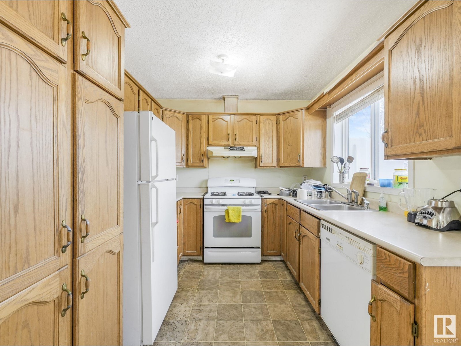 Property at 4250 29 AV NW NW image 5