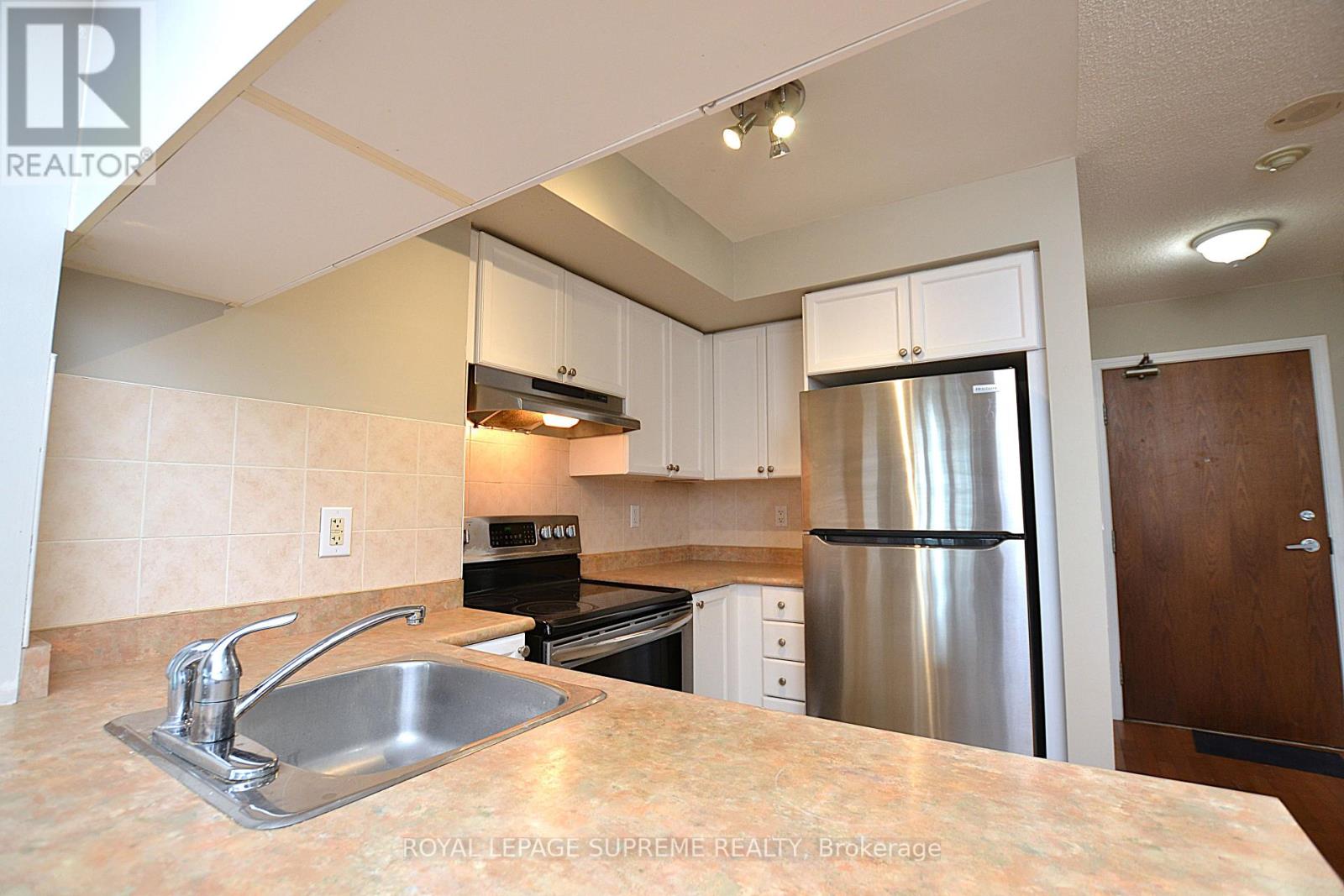 1007 - 1 Elm Drive W, Mississauga, Ontario  L5B 4M1 - Photo 5 - W12054180
