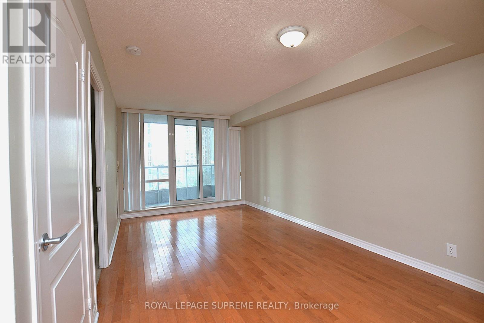 1007 - 1 Elm Drive W, Mississauga, Ontario  L5B 4M1 - Photo 9 - W12054180