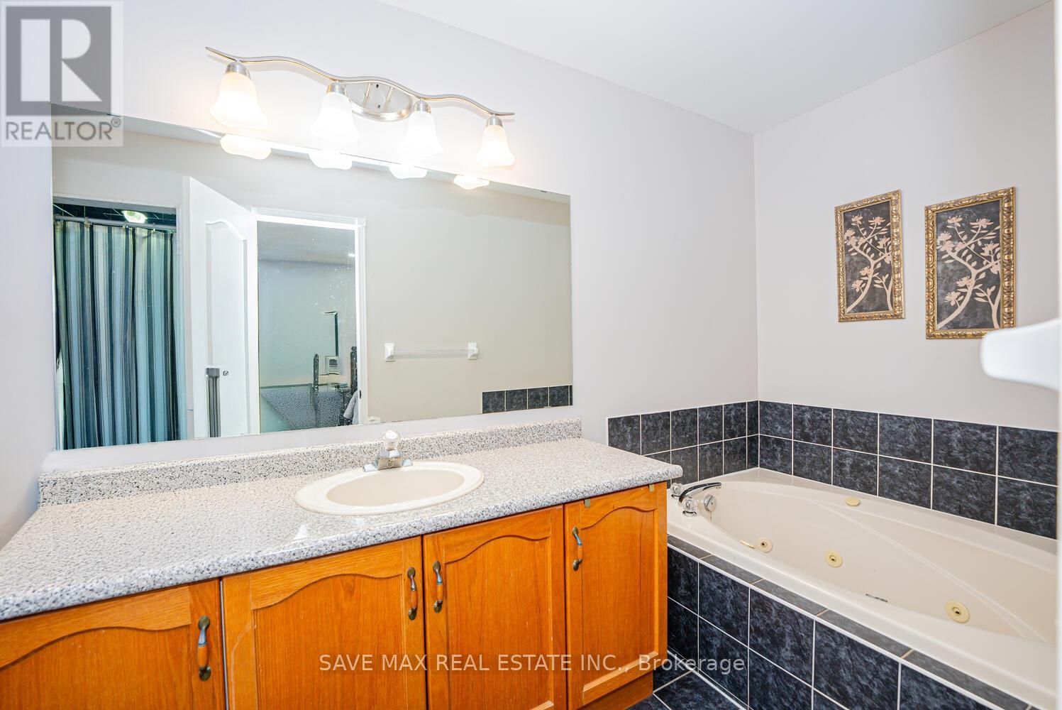 6 Weather Vane Lane, Brampton, Ontario  L6X 2R5 - Photo 28 - W12054192