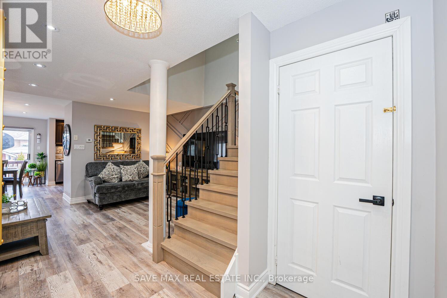 6 Weather Vane Lane, Brampton, Ontario  L6X 2R5 - Photo 8 - W12054192