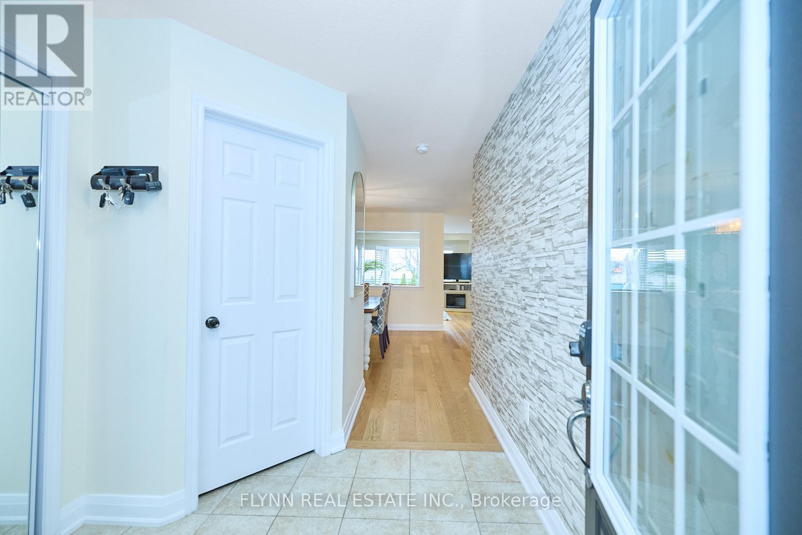 8395 Elderberry Drive, Niagara Falls, Ontario  L2H 0K6 - Photo 4 - X12054167