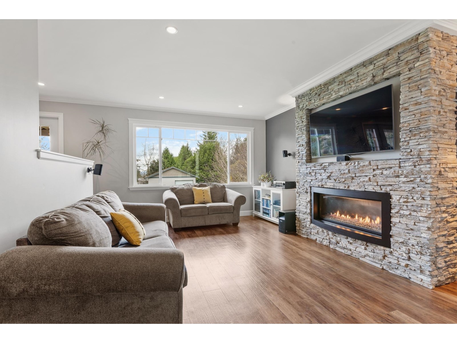 Property at 29288 DUNCAN AVENUE image 4
