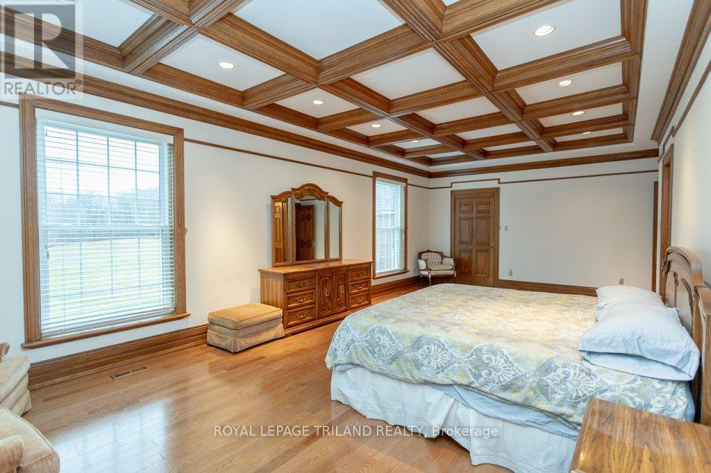 2643 Old Victoria Road, London South, Ontario  N6M 1B8 - Photo 12 - X12054372