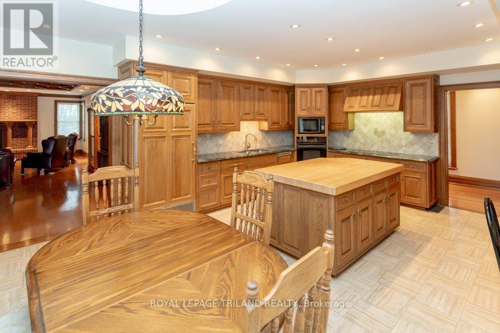2643 Old Victoria Road, London South, Ontario  N6M 1B8 - Photo 21 - X12054372