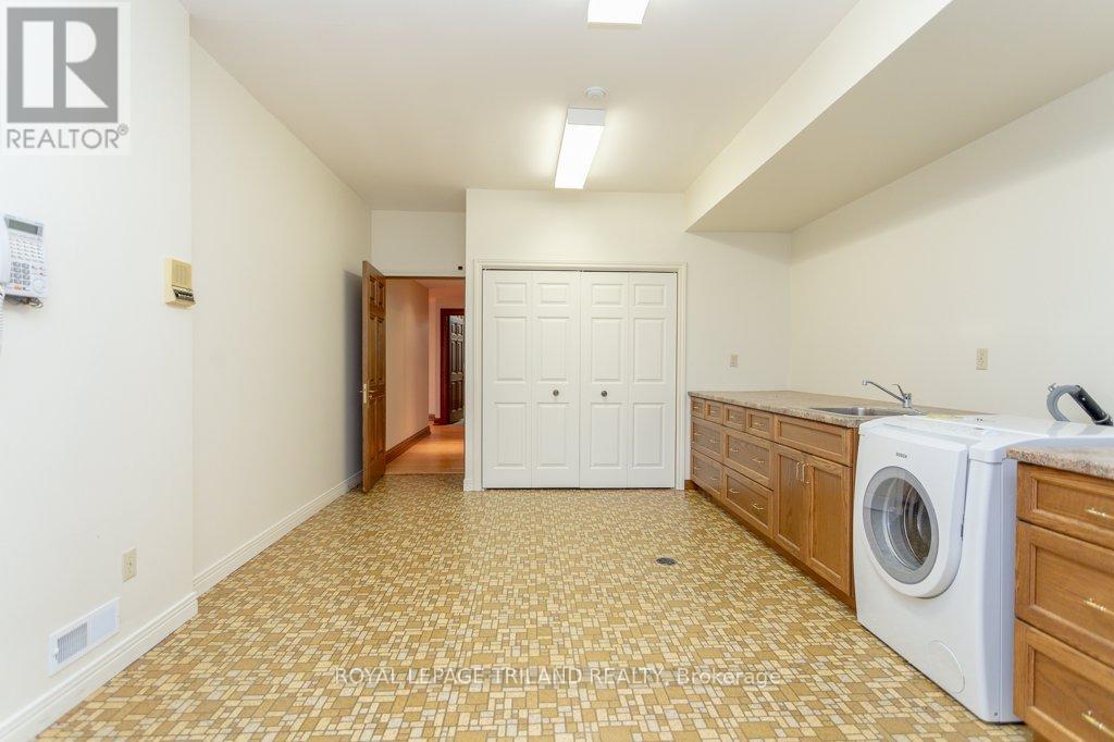 2643 Old Victoria Road, London South, Ontario  N6M 1B8 - Photo 32 - X12054372