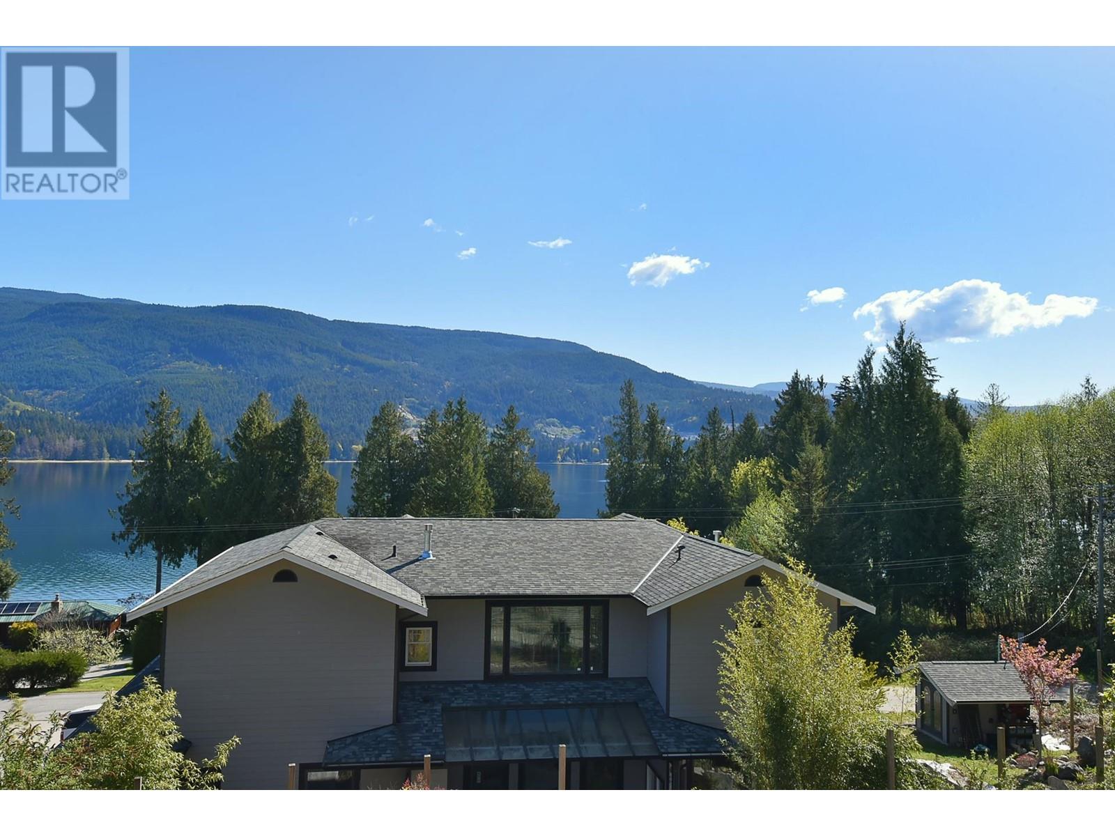 Property at 6274 FAIRWAY AVENUE image 3