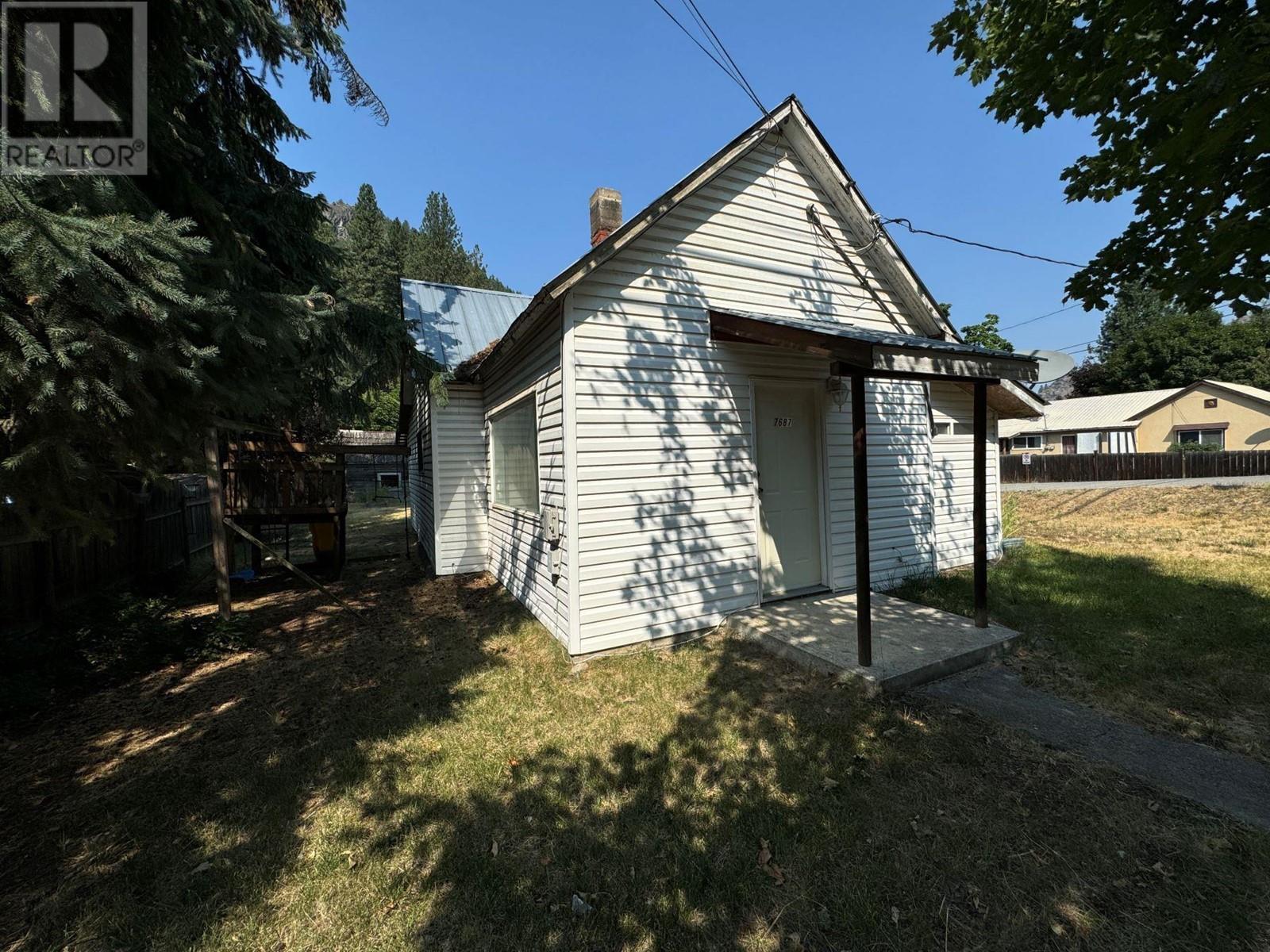 7687 Riverside Drive, Grand Forks, British Columbia