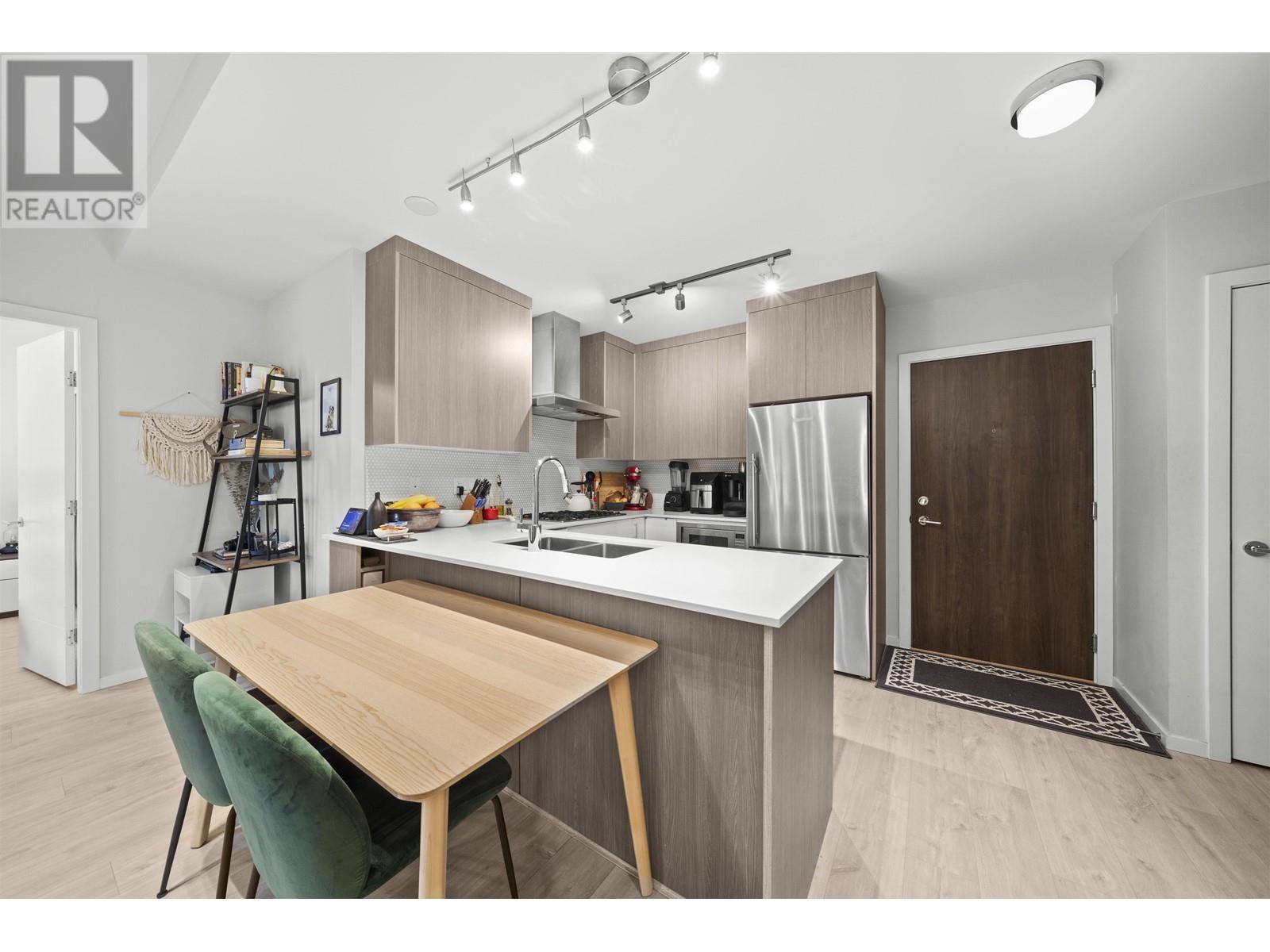 332 6283 Kingsway, Burnaby, British Columbia  V5J 0H3 - Photo 3 - R2984339