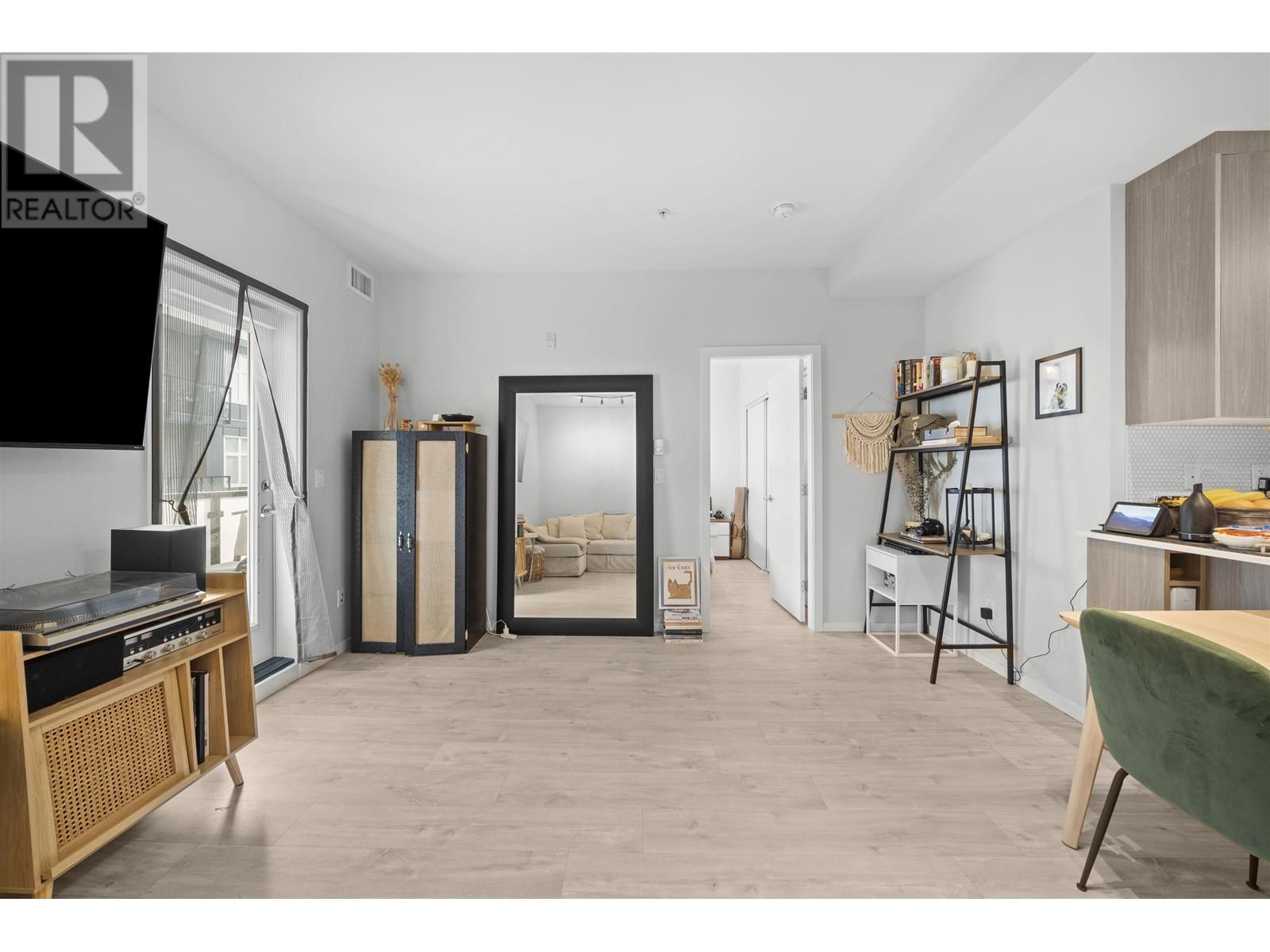 332 6283 Kingsway, Burnaby, British Columbia  V5J 0H3 - Photo 5 - R2984339