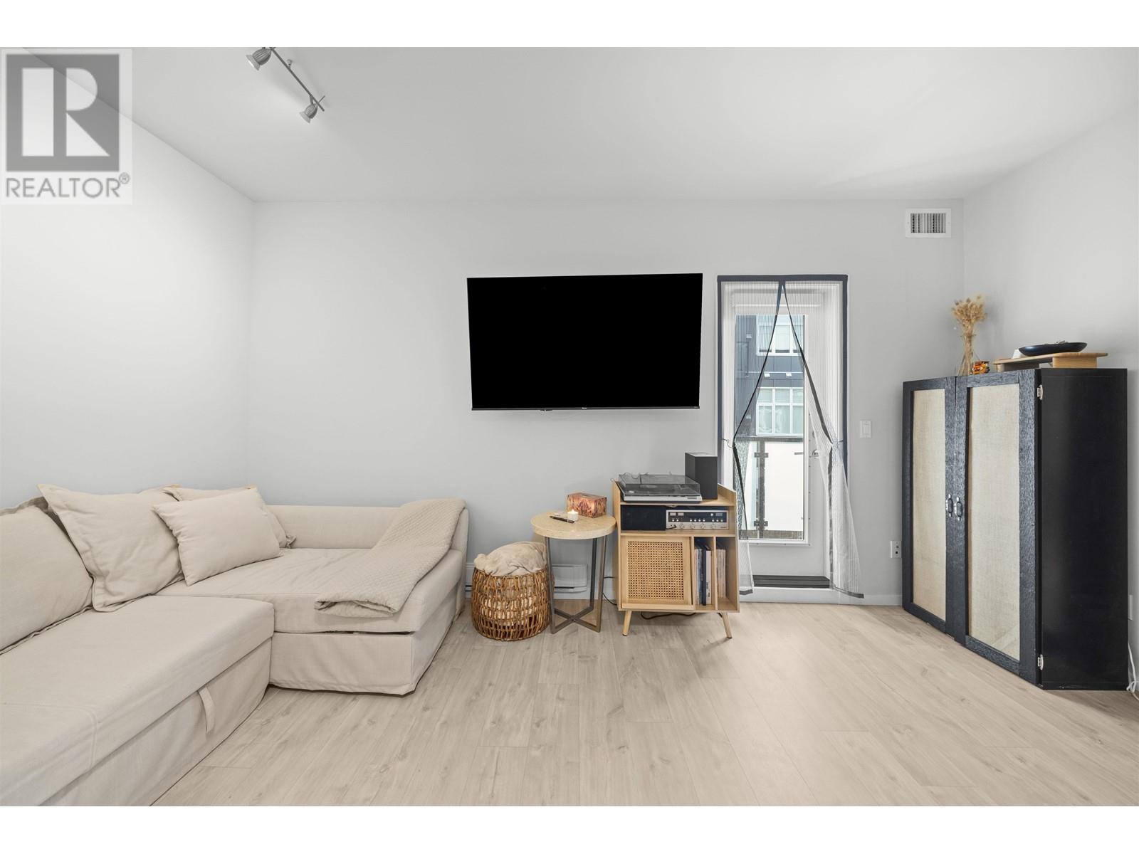 332 6283 Kingsway, Burnaby, British Columbia  V5J 0H3 - Photo 8 - R2984339