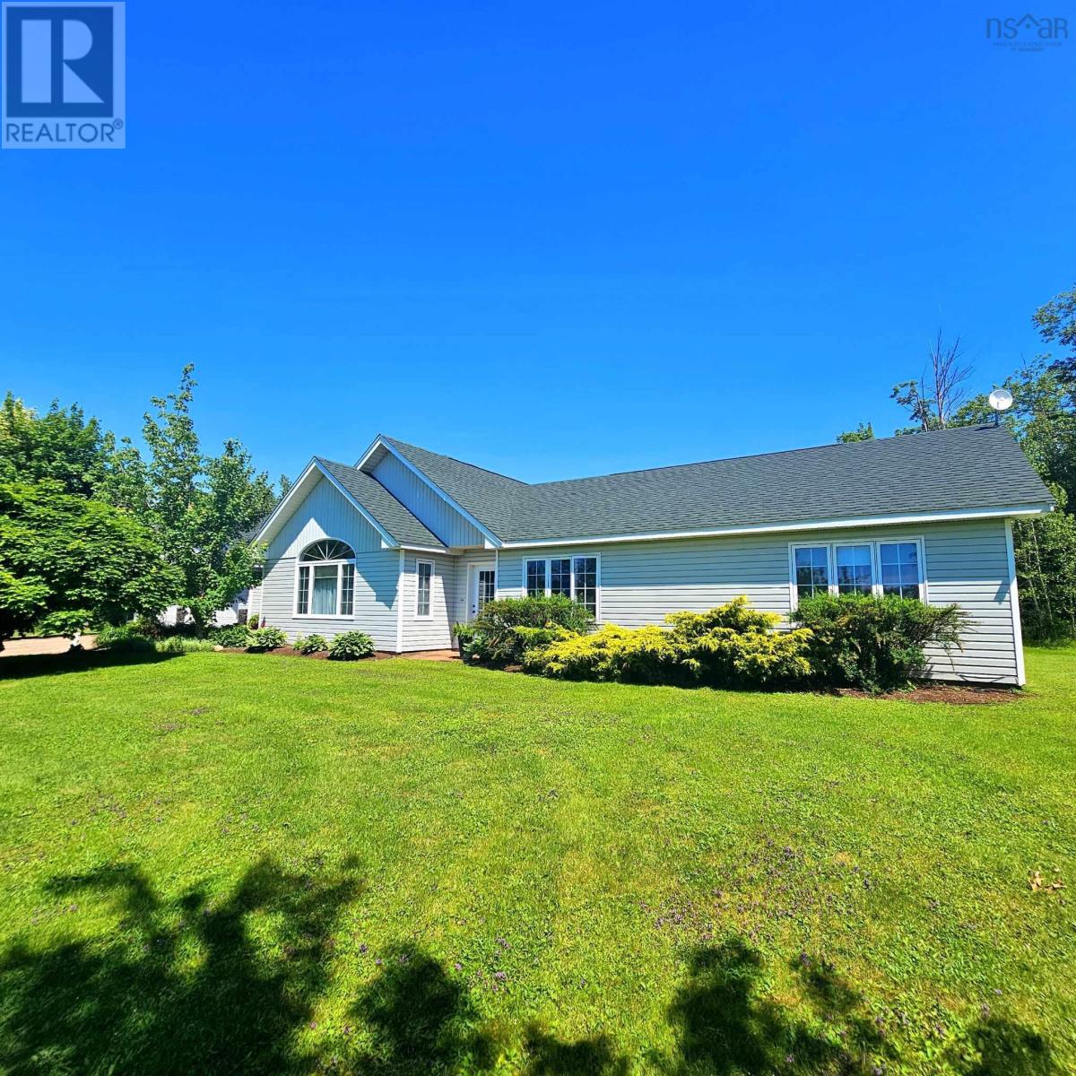 1042 Pleasant Valley Road, Pleasant Valley, Nova Scotia  B0N 1C0 - Photo 2 - 202506429