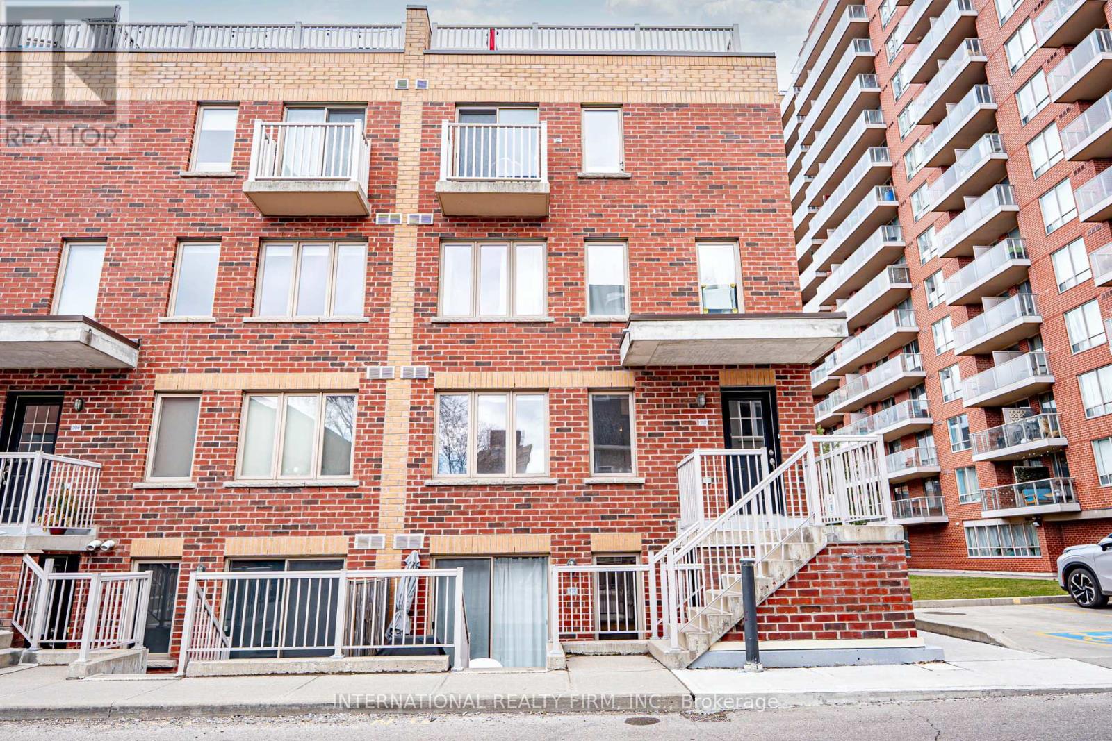Property at TH 107 - 1 RUTTAN STREET image 1
