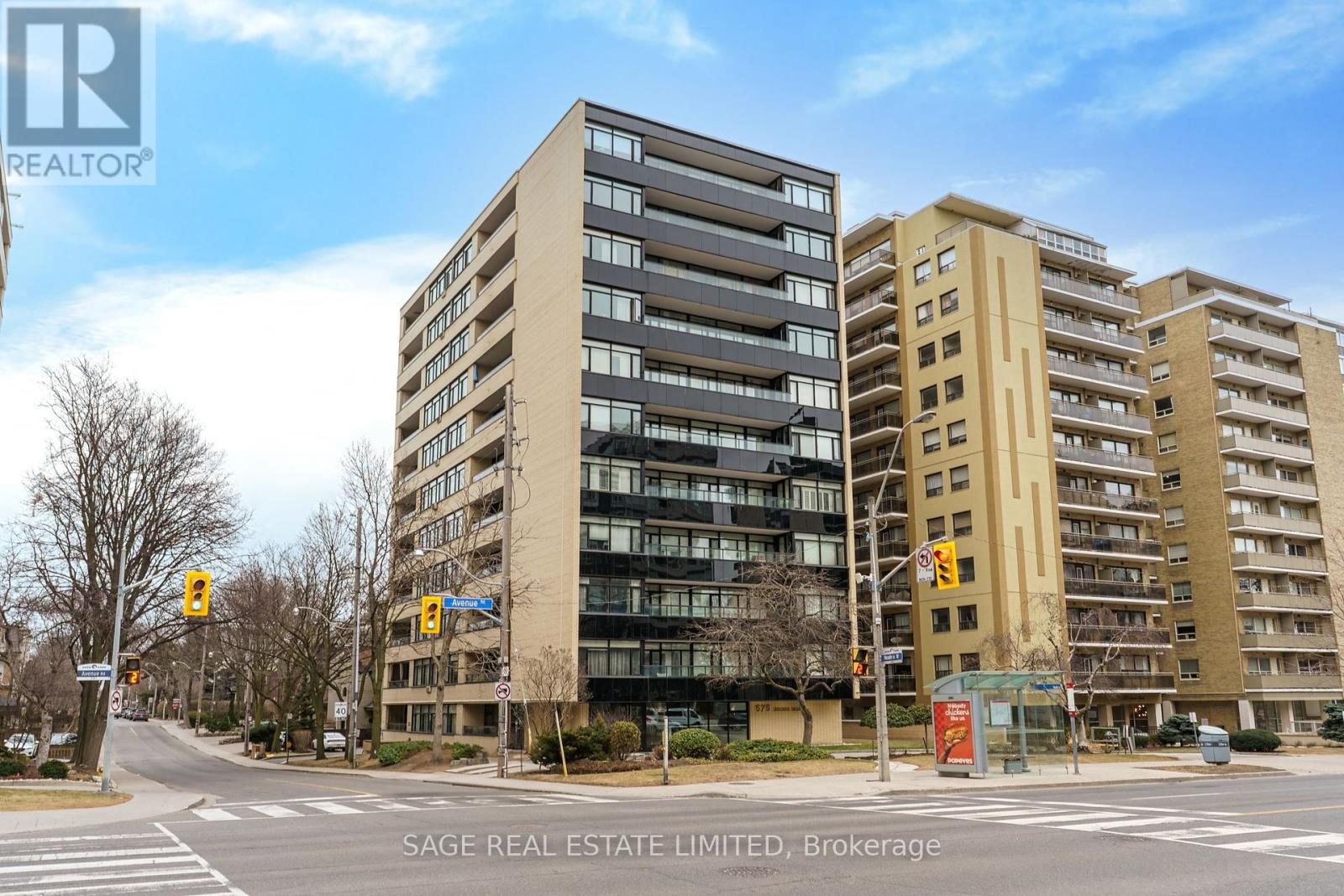 Property at 803 - 575 AVENUE ROAD image 1