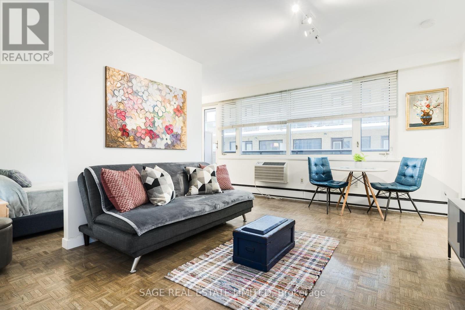 Property at 803 - 575 AVENUE ROAD image 3