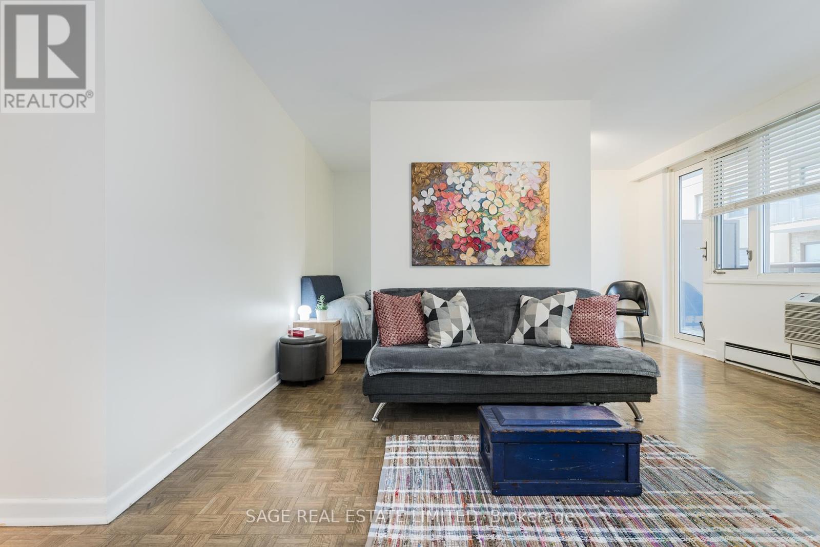 Property at 803 - 575 AVENUE ROAD image 4