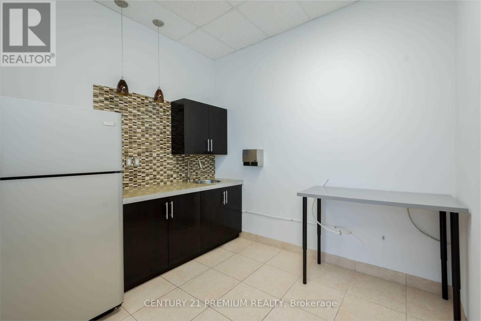 Unit#14 Room 02 - 661 Chrislea Road, Vaughan, Ontario  L4L 0C4 - Photo 8 - N12054270