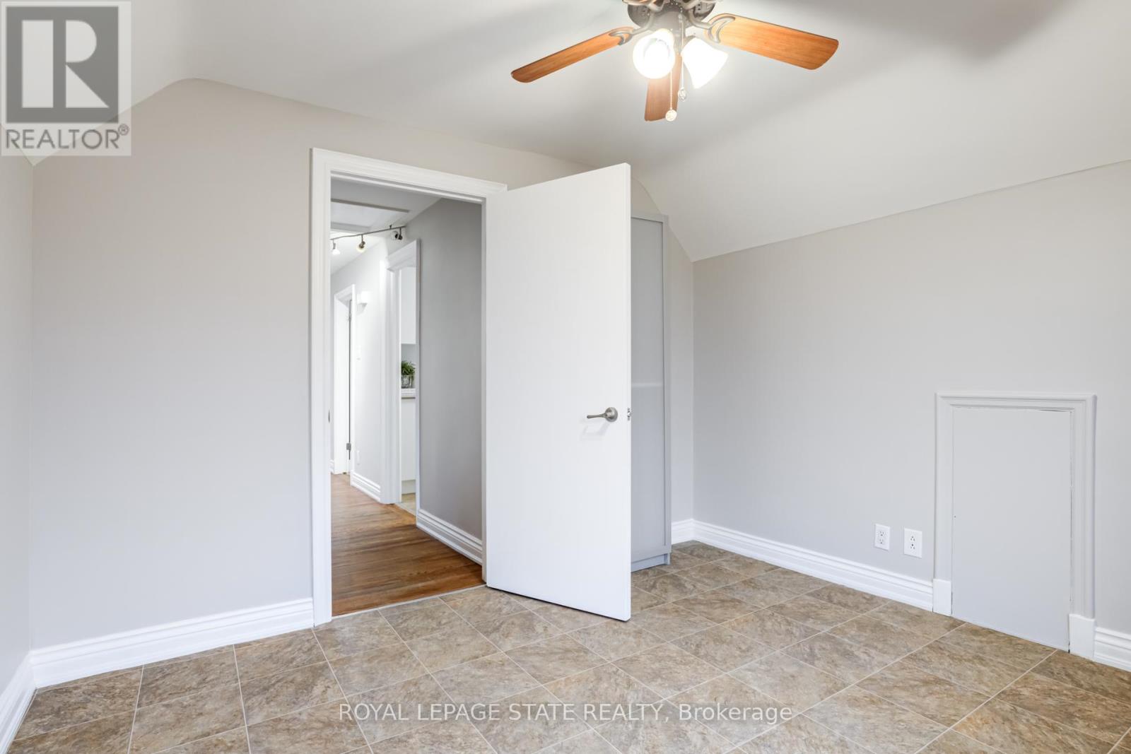 15 Empress Avenue, Hamilton, Ontario  L9A 1M1 - Photo 20 - X12054369